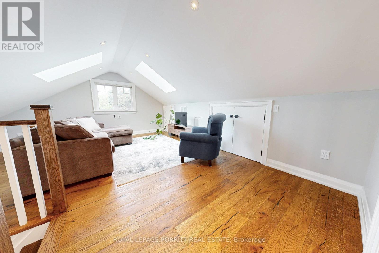 












10 THIRTY FIRST STREET

,
Toronto,




Ontario
M8W3E8

