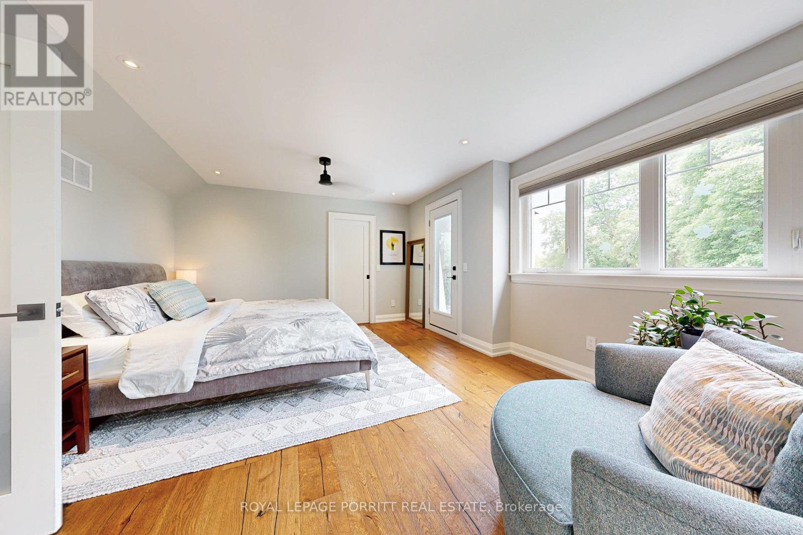 












10 THIRTY FIRST STREET

,
Toronto,




Ontario
M8W3E8

