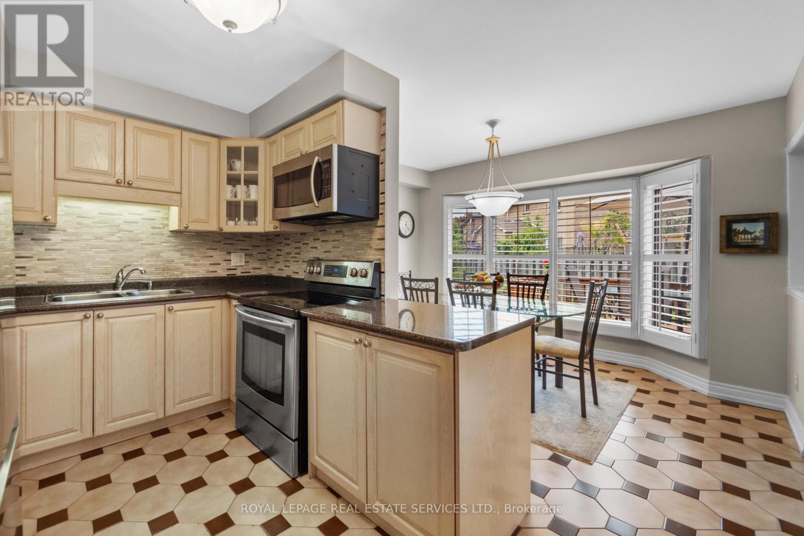 












40 CANMORE BOULEVARD

,
Toronto,




Ontario
M1C3W2

