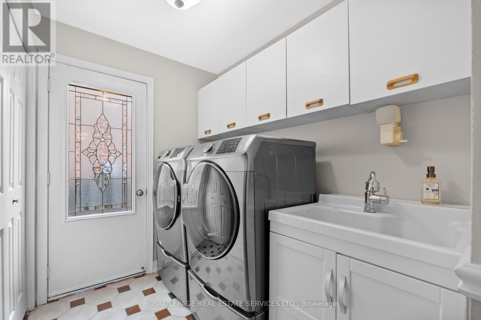 












40 CANMORE BOULEVARD

,
Toronto,




Ontario
M1C3W2

