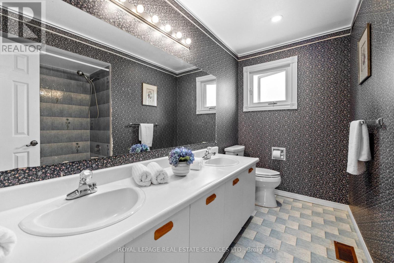 












40 CANMORE BOULEVARD

,
Toronto,




Ontario
M1C3W2

