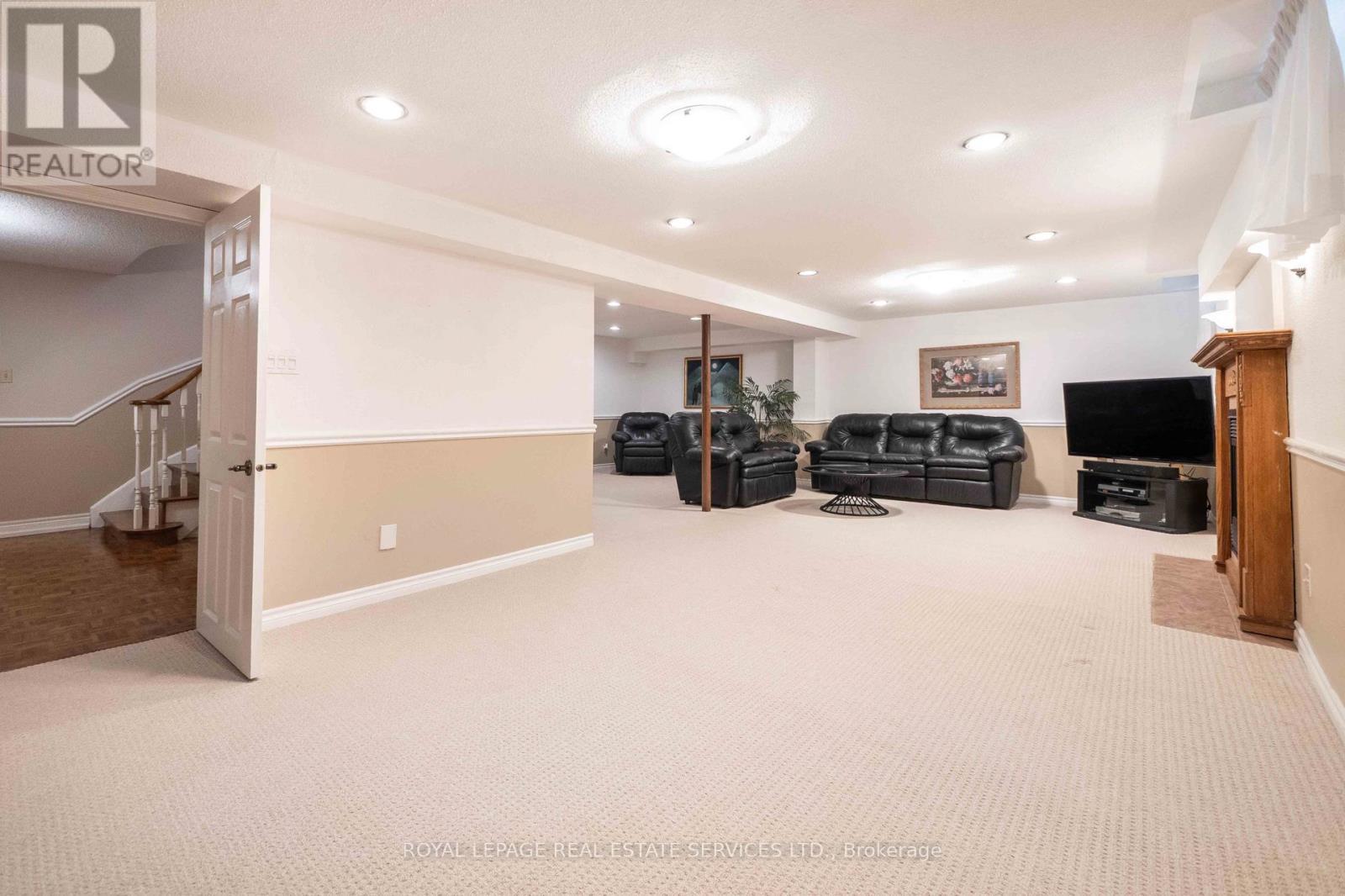 












40 CANMORE BOULEVARD

,
Toronto,




Ontario
M1C3W2

