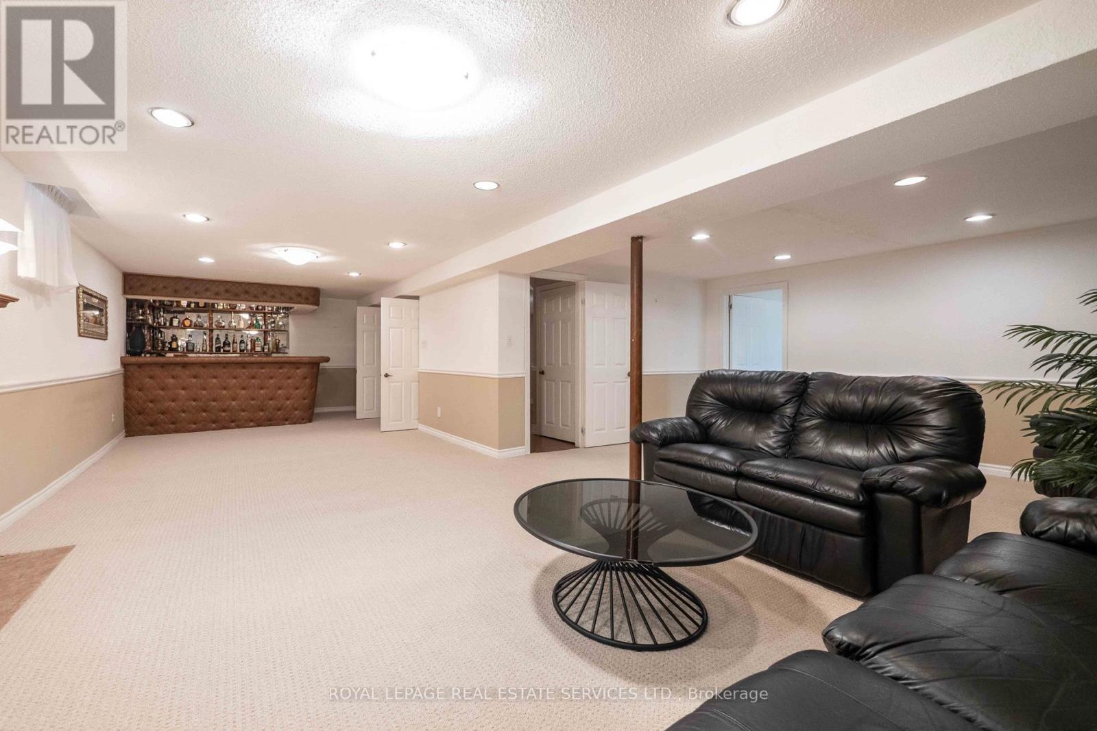 












40 CANMORE BOULEVARD

,
Toronto,




Ontario
M1C3W2


