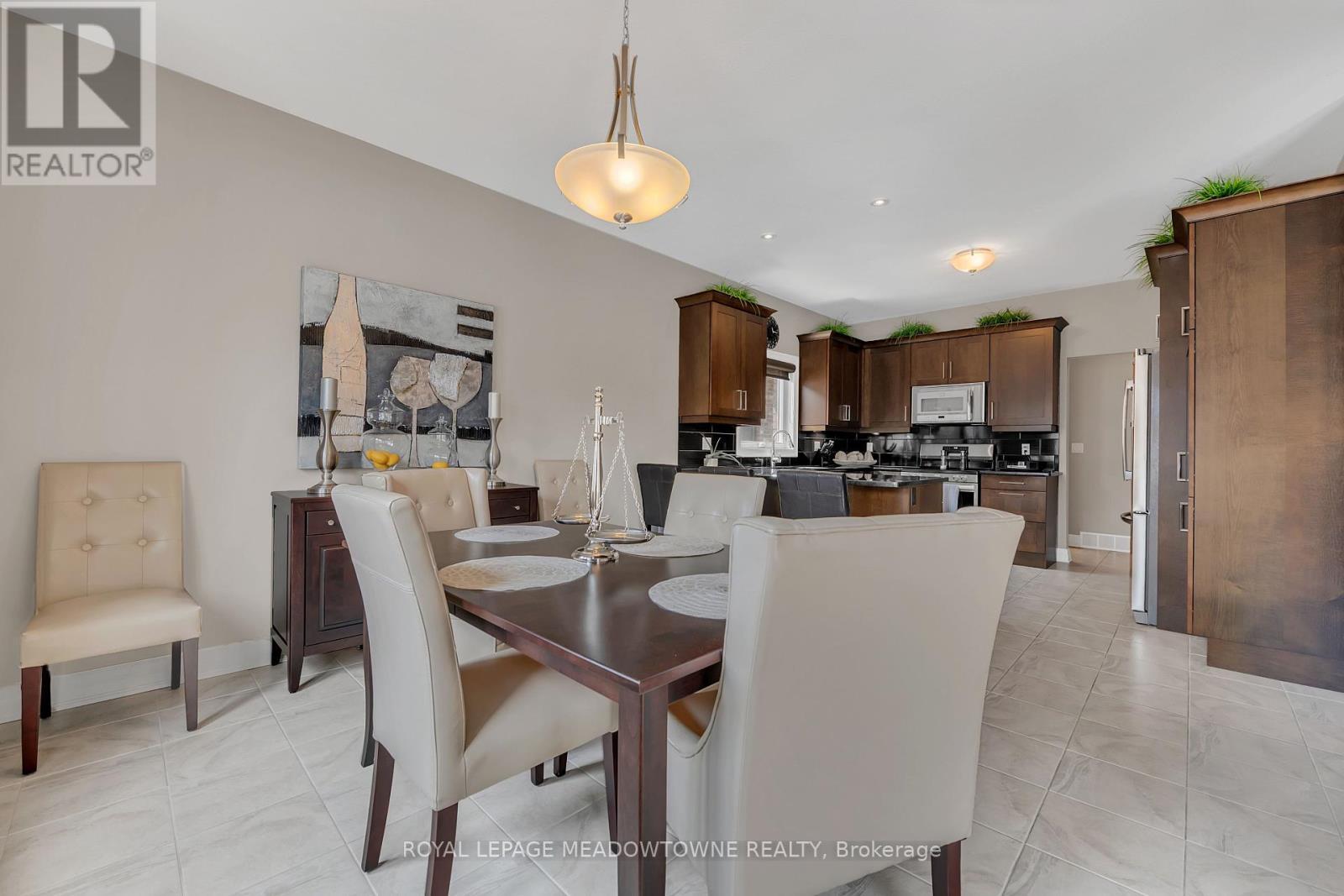 












308 CREEKSIDE DRIVE

,
Welland,




Ontario
L3C0B6

