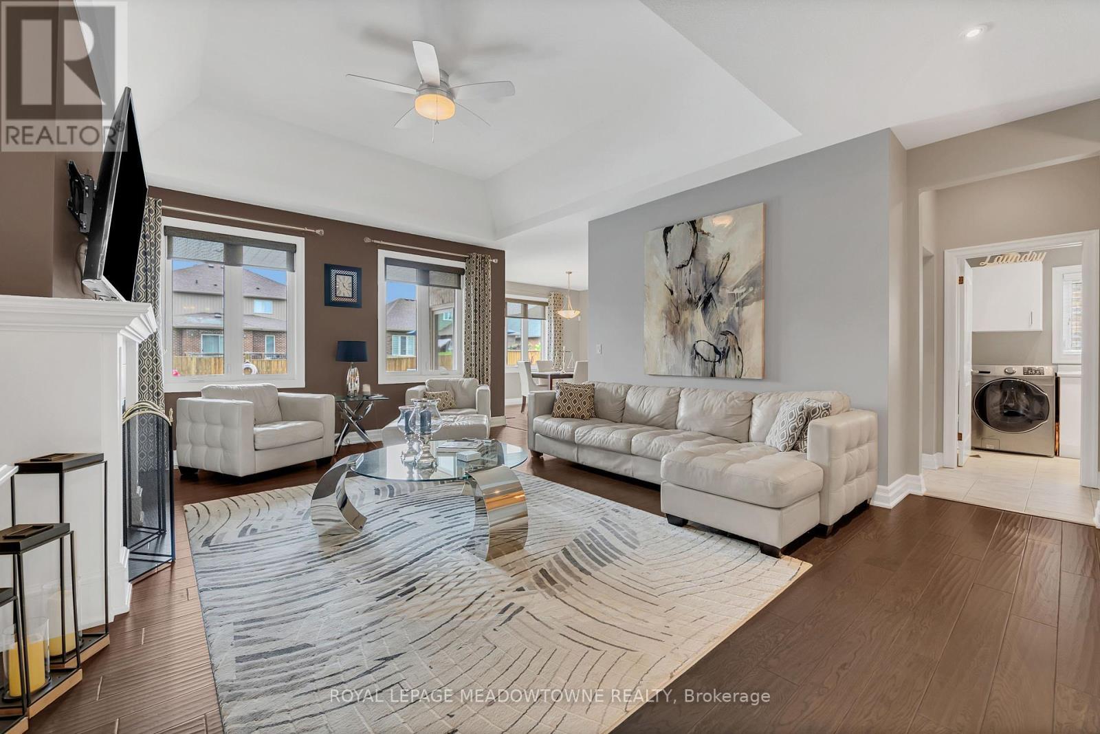 












308 CREEKSIDE DRIVE

,
Welland,




Ontario
L3C0B6

