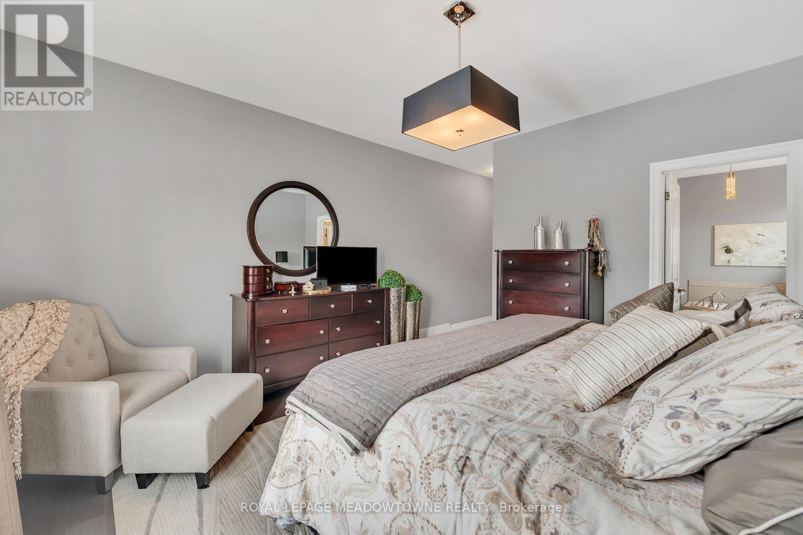 












308 CREEKSIDE DRIVE

,
Welland,




Ontario
L3C0B6

