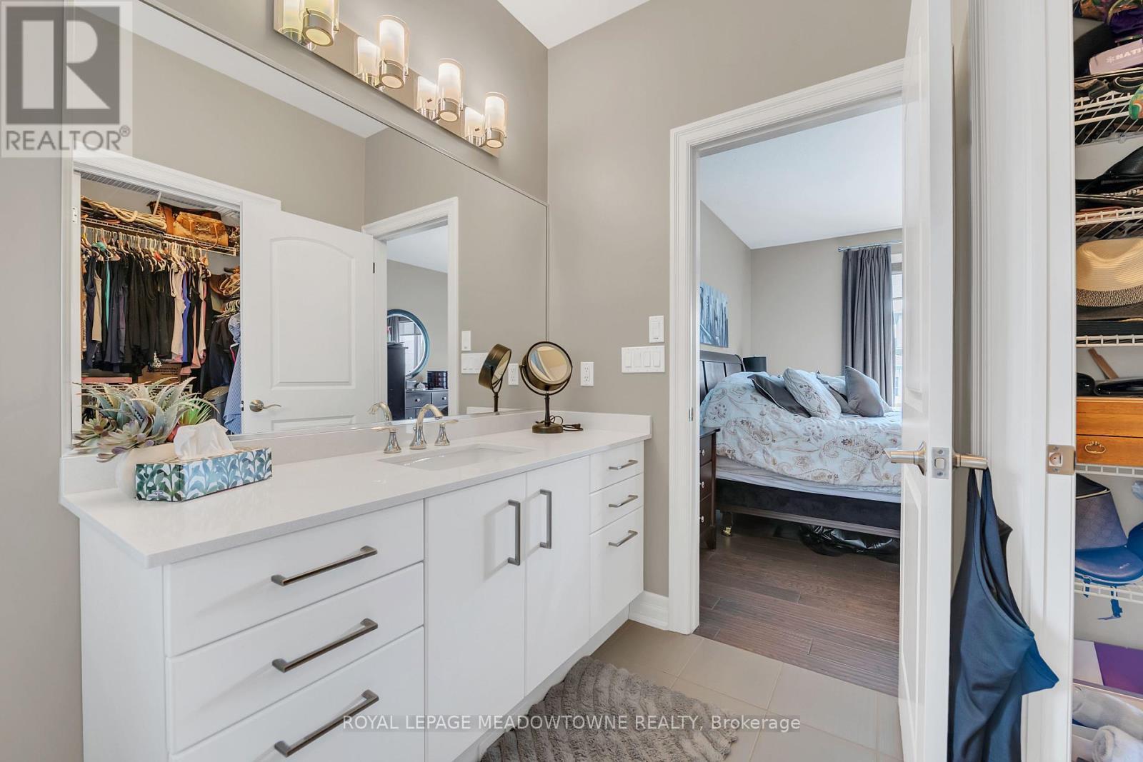 












308 CREEKSIDE DRIVE

,
Welland,




Ontario
L3C0B6

