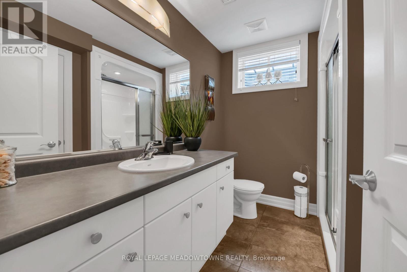 












308 CREEKSIDE DRIVE

,
Welland,




Ontario
L3C0B6

