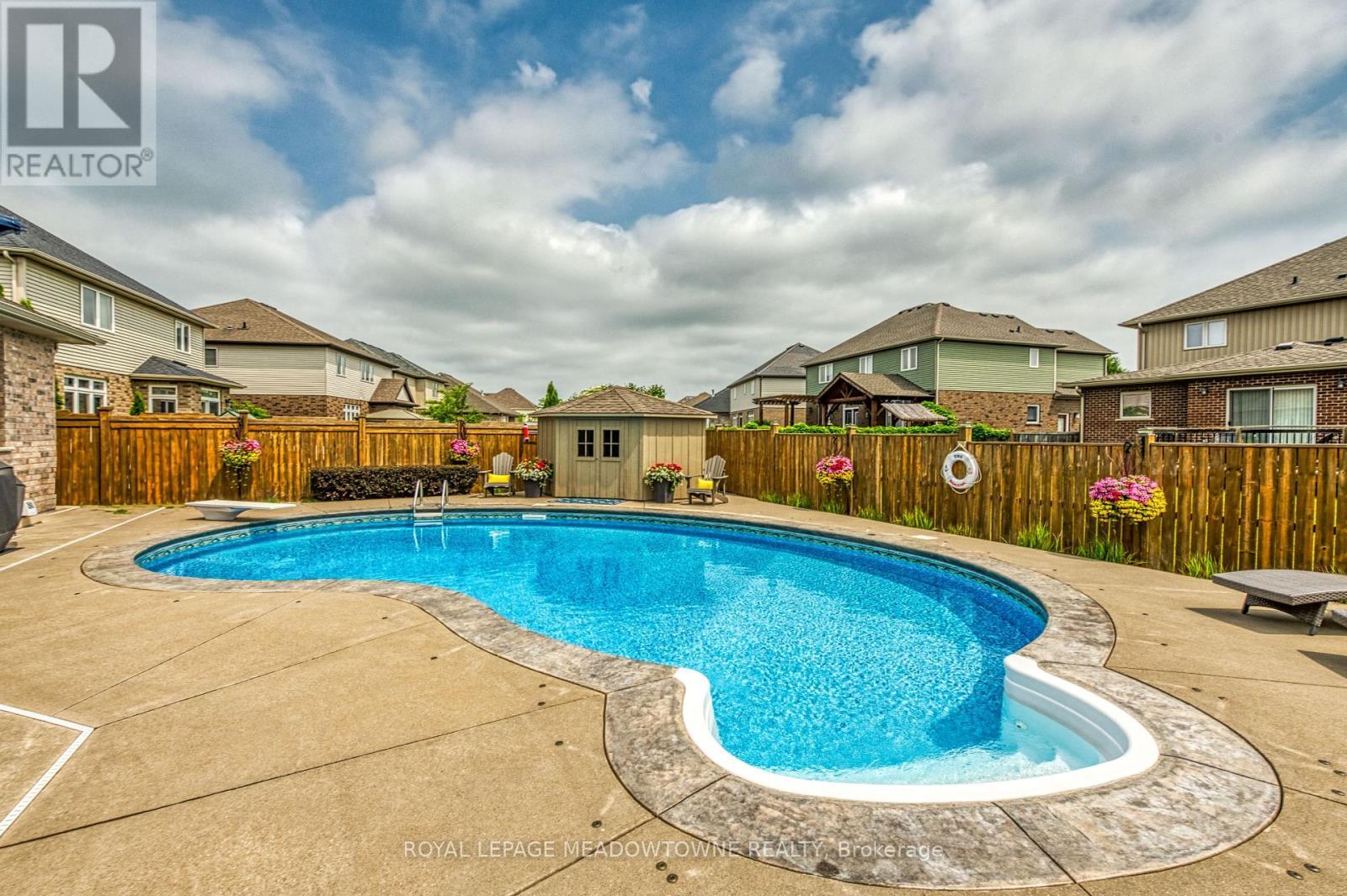 












308 CREEKSIDE DRIVE

,
Welland,




Ontario
L3C0B6

