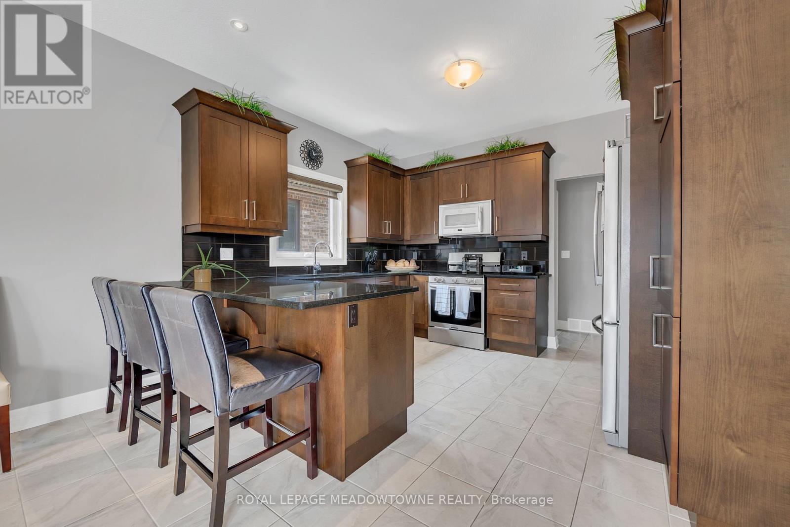 












308 CREEKSIDE DRIVE

,
Welland,




Ontario
L3C0B6

