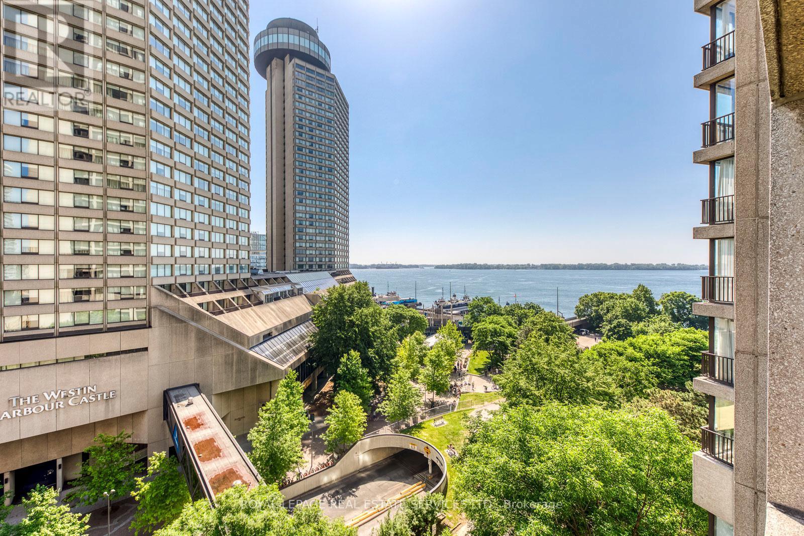 












1032 - 33 HARBOUR SQUARE SE

,
Toronto,




Ontario
M5J2G2

