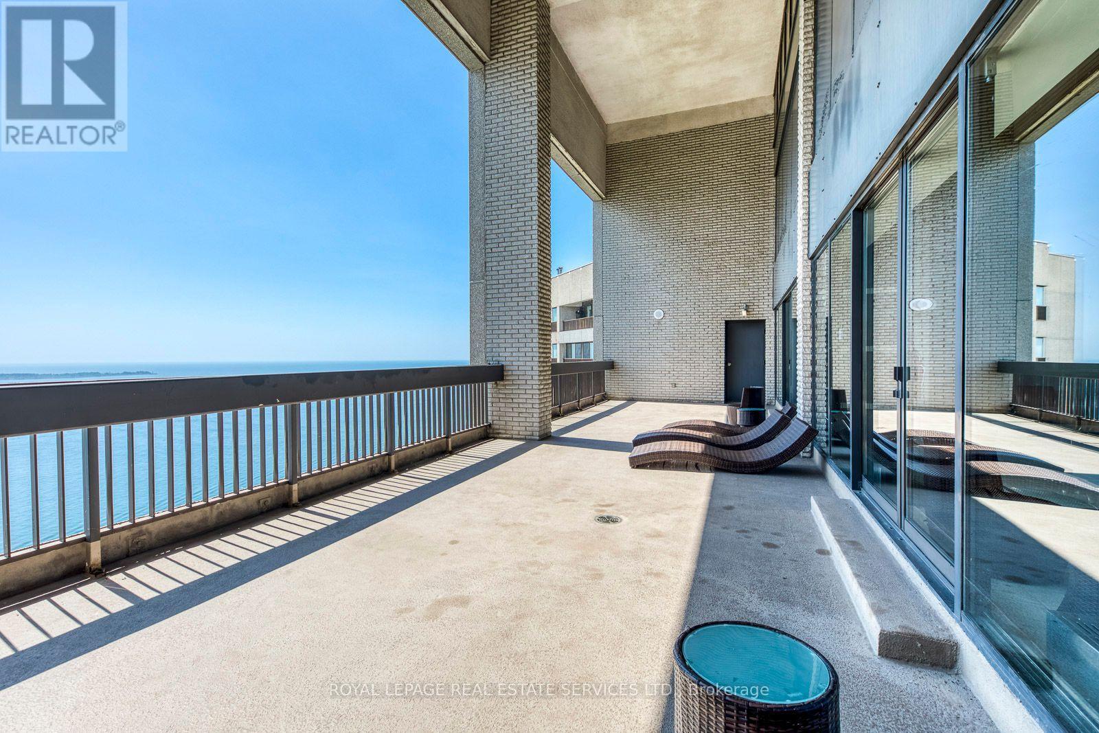 












1032 - 33 HARBOUR SQUARE SE

,
Toronto,




Ontario
M5J2G2

