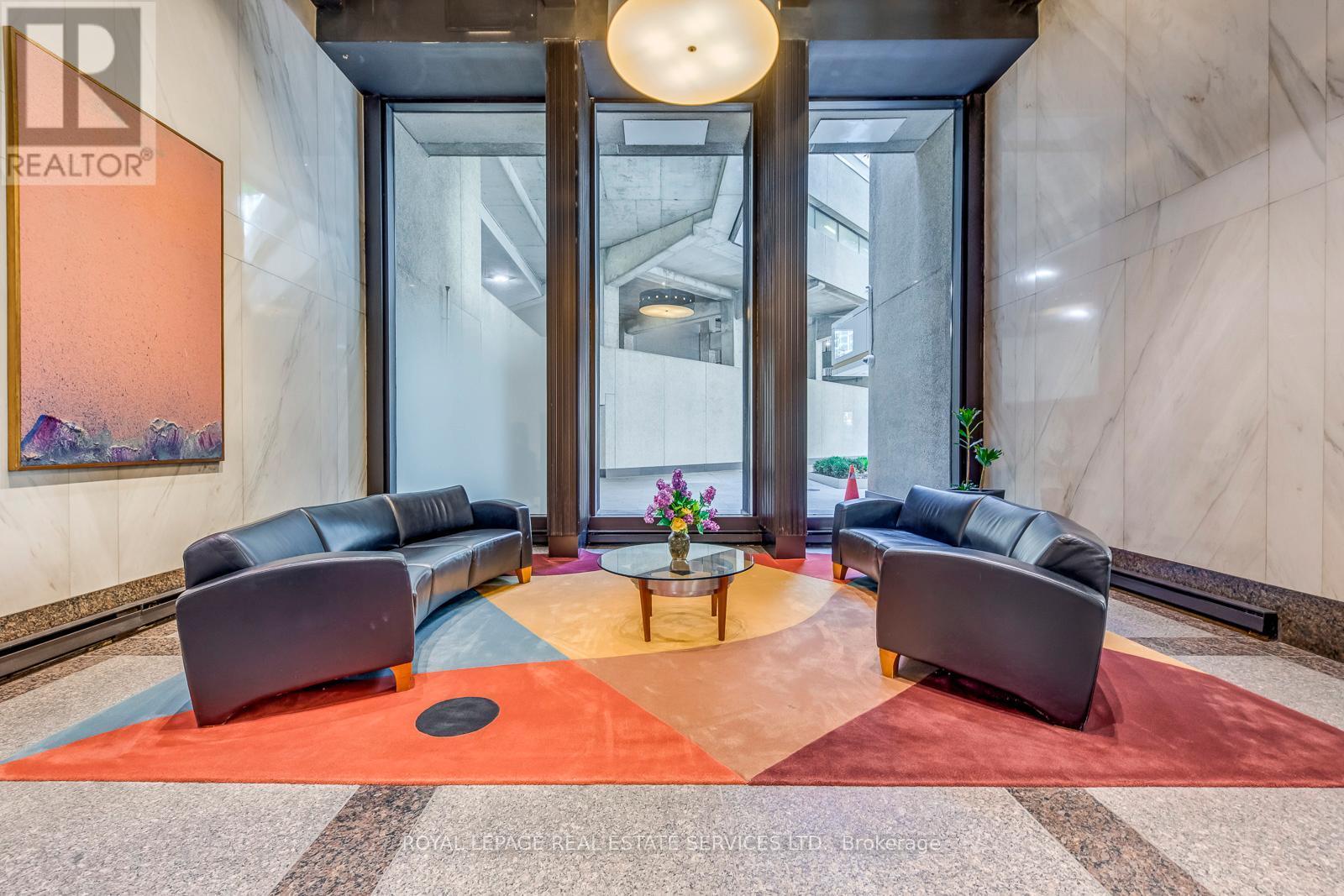 












1032 - 33 HARBOUR SQUARE SE

,
Toronto,




Ontario
M5J2G2

