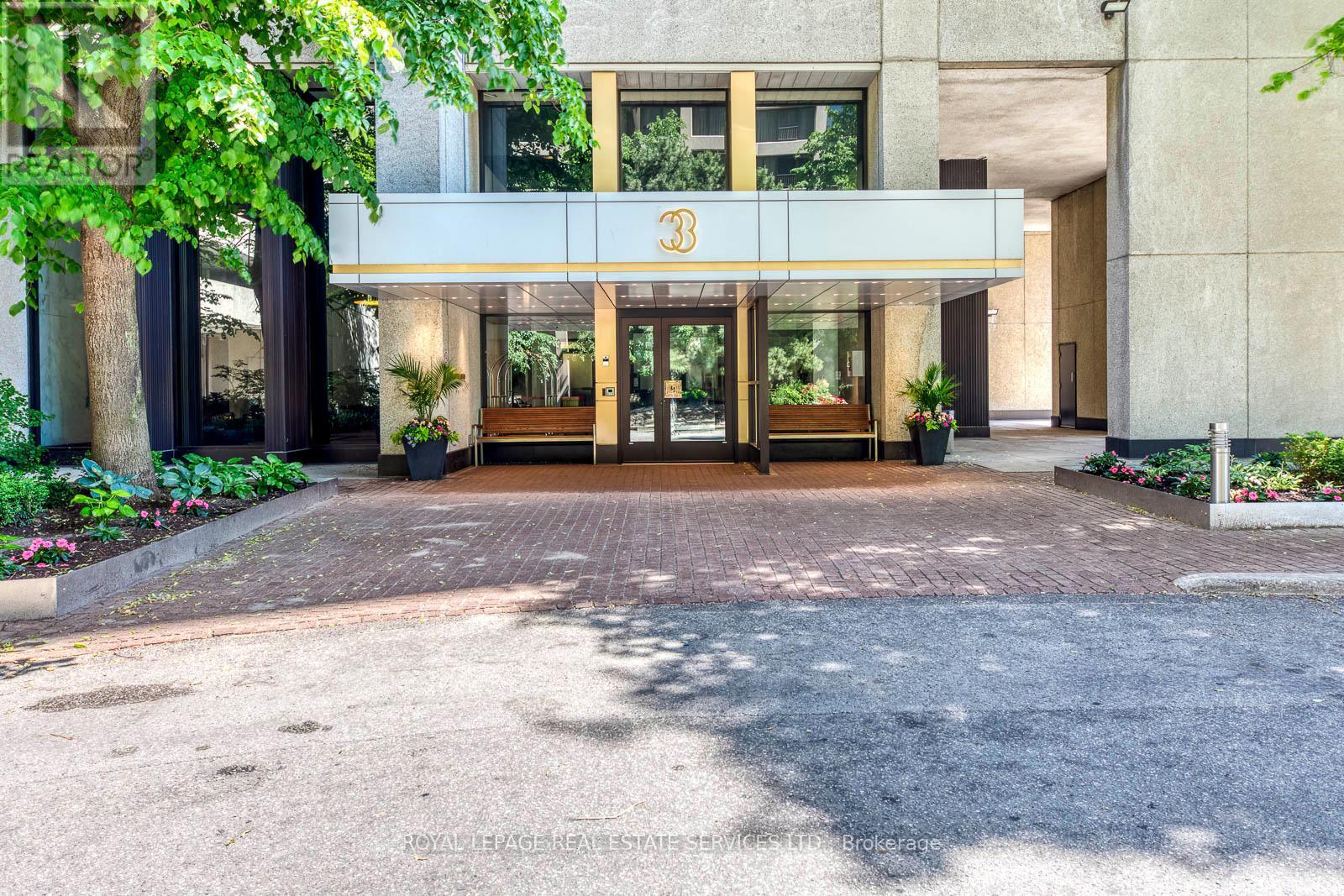 












1032 - 33 HARBOUR SQUARE SE

,
Toronto,




Ontario
M5J2G2

