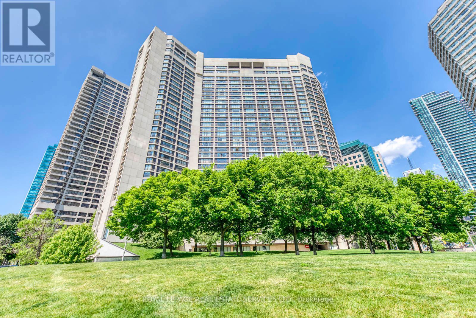 












1032 - 33 HARBOUR SQUARE SE

,
Toronto,




Ontario
M5J2G2

