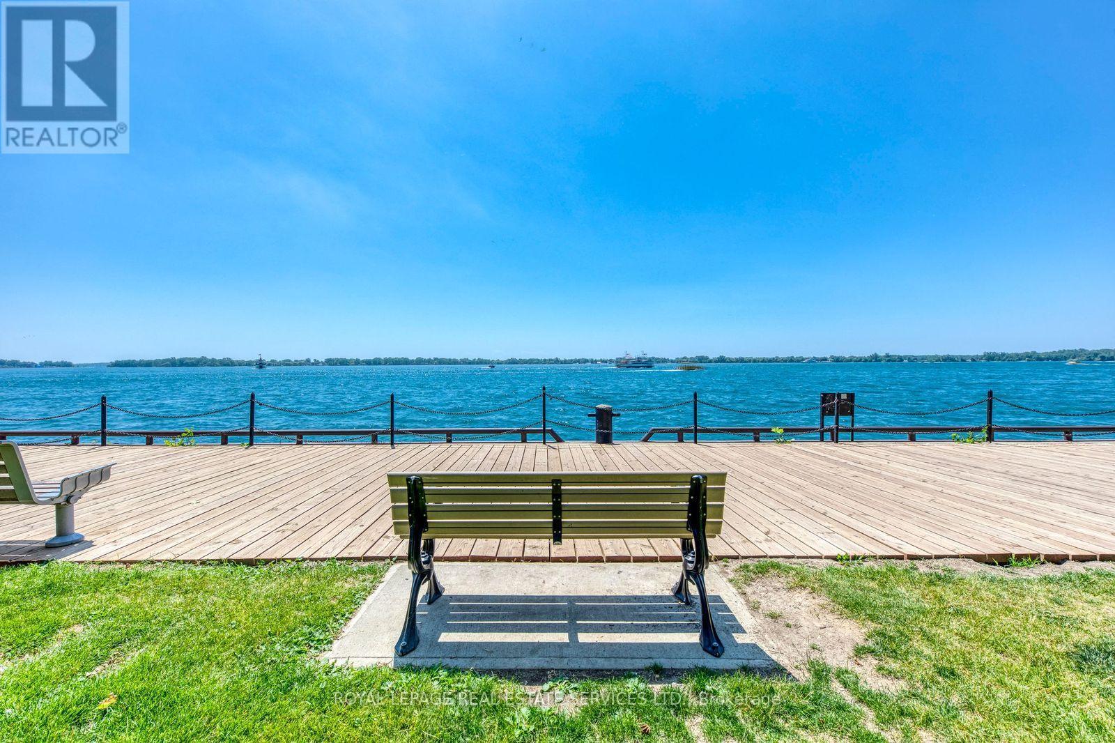 












1032 - 33 HARBOUR SQUARE SE

,
Toronto,




Ontario
M5J2G2

