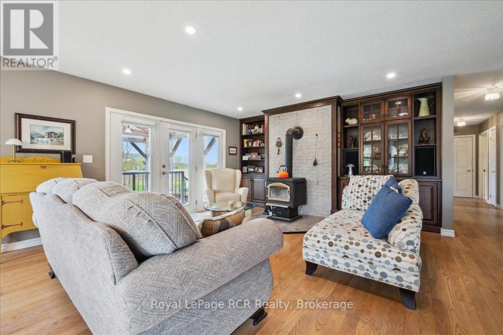 












392492 SOUTHGATE SDRD 39 SIDE ROAD

,
Southgate,




Ontario
N0G2A0


