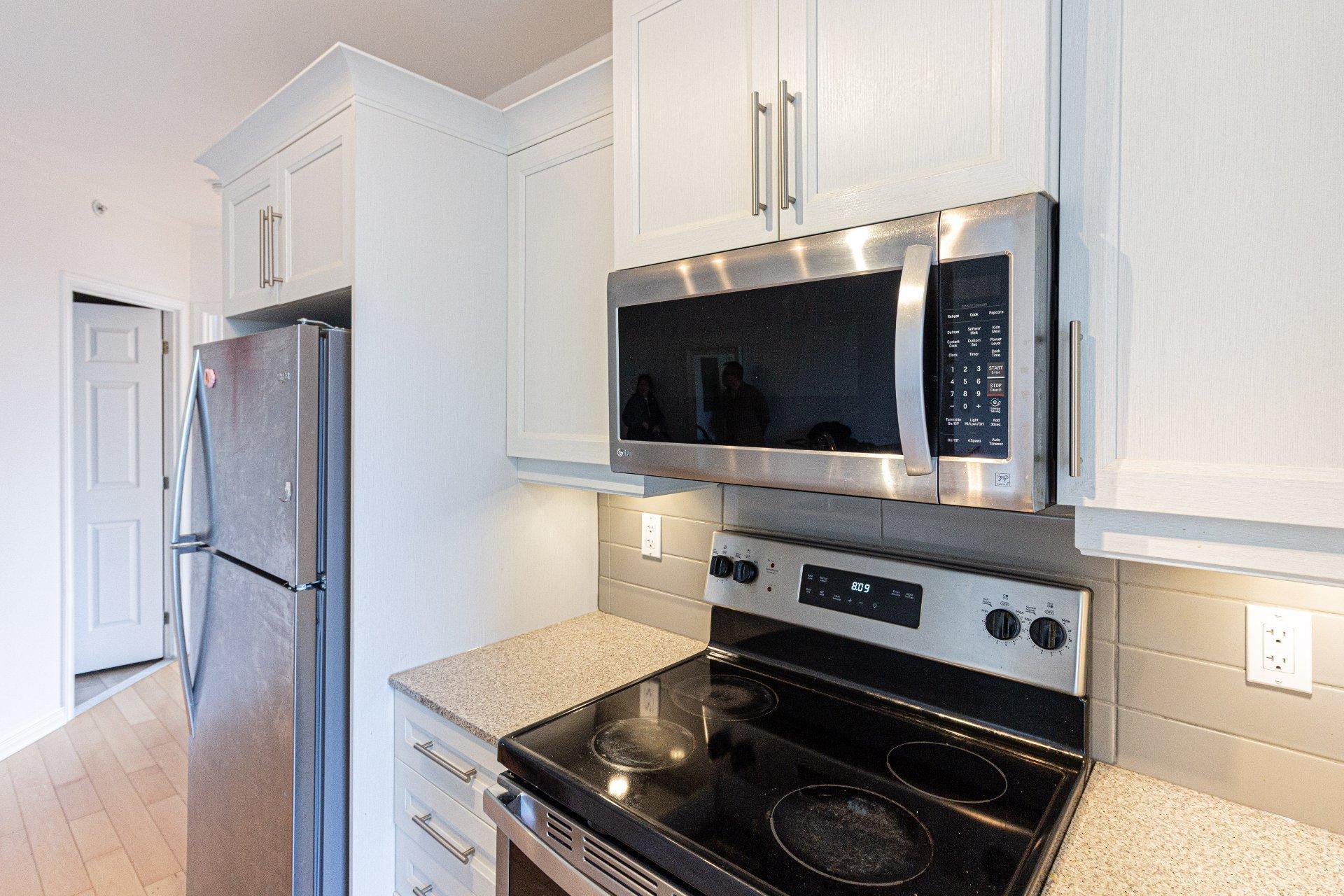 









1235


Rue Bishop

, 620,
Montréal (Ville-Marie),




QC
H3G2A6

