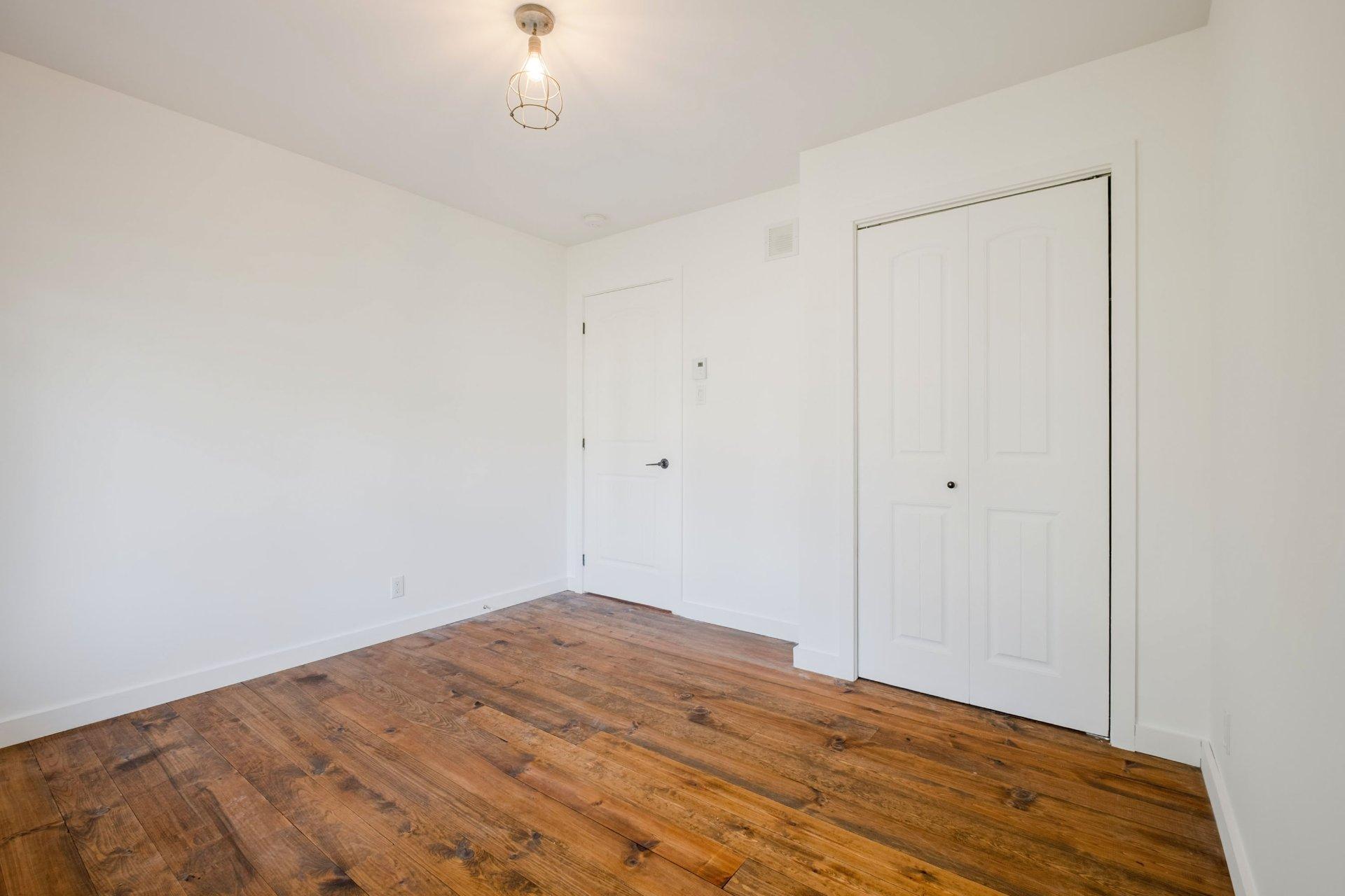 









10


Rue de la Vallée

,
Waterloo,




QC
J0E2N0

