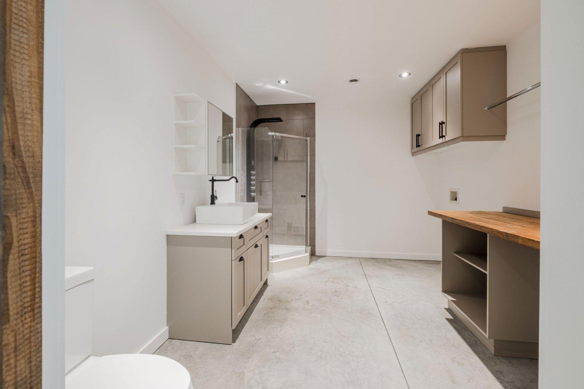









10


Rue de la Vallée

,
Waterloo,




QC
J0E2N0

