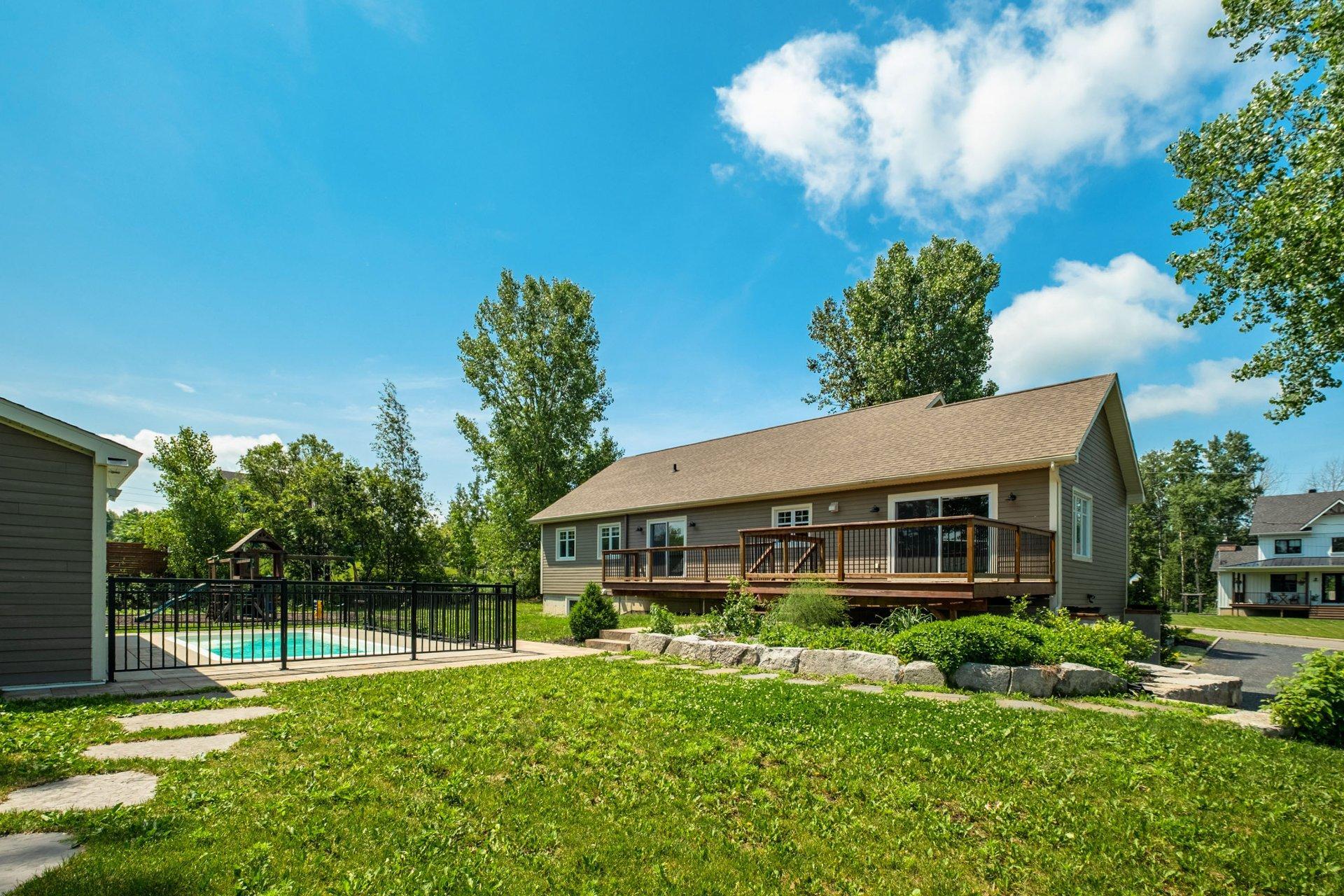 









10


Rue de la Vallée

,
Waterloo,




QC
J0E2N0

