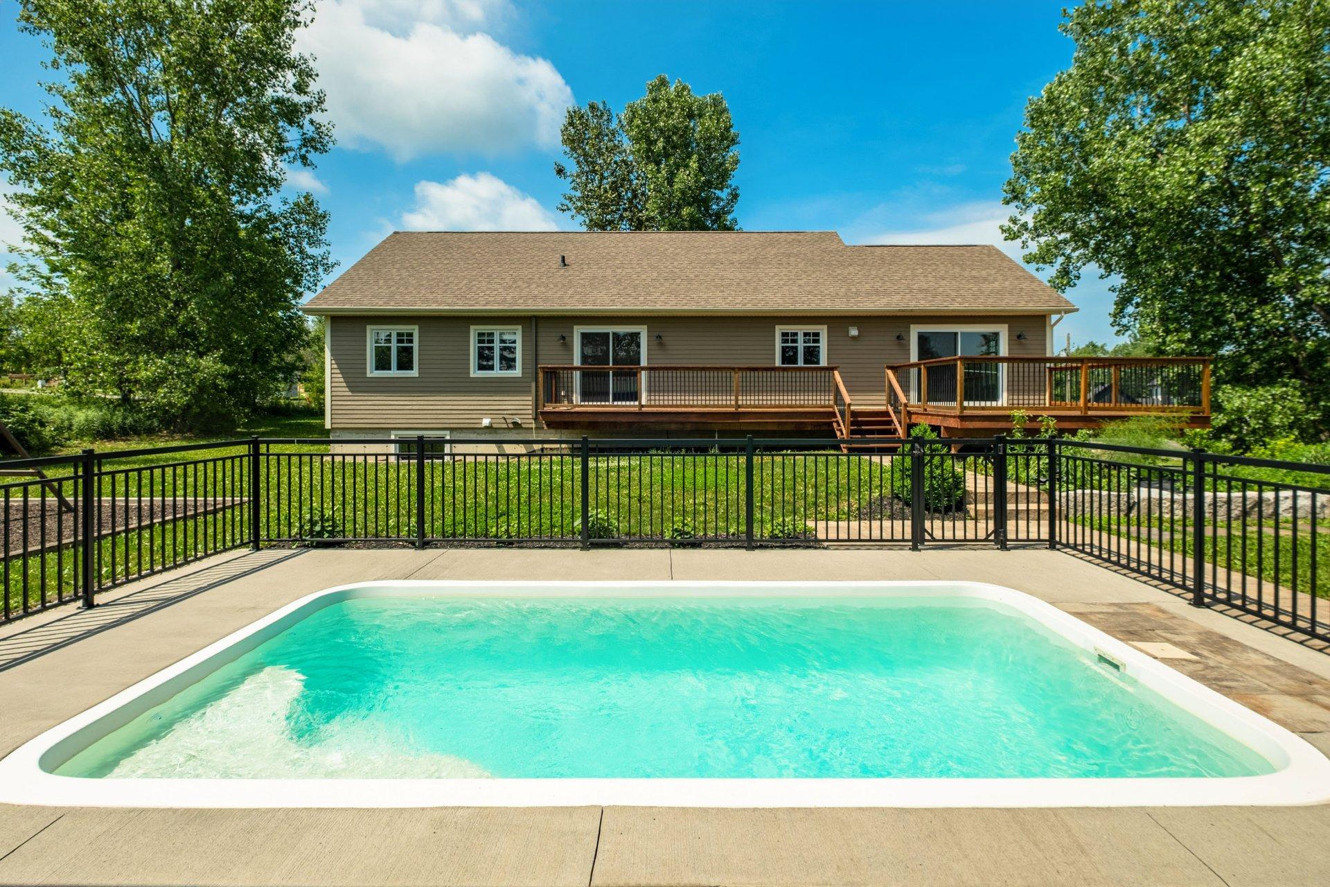 









10


Rue de la Vallée

,
Waterloo,




QC
J0E2N0

