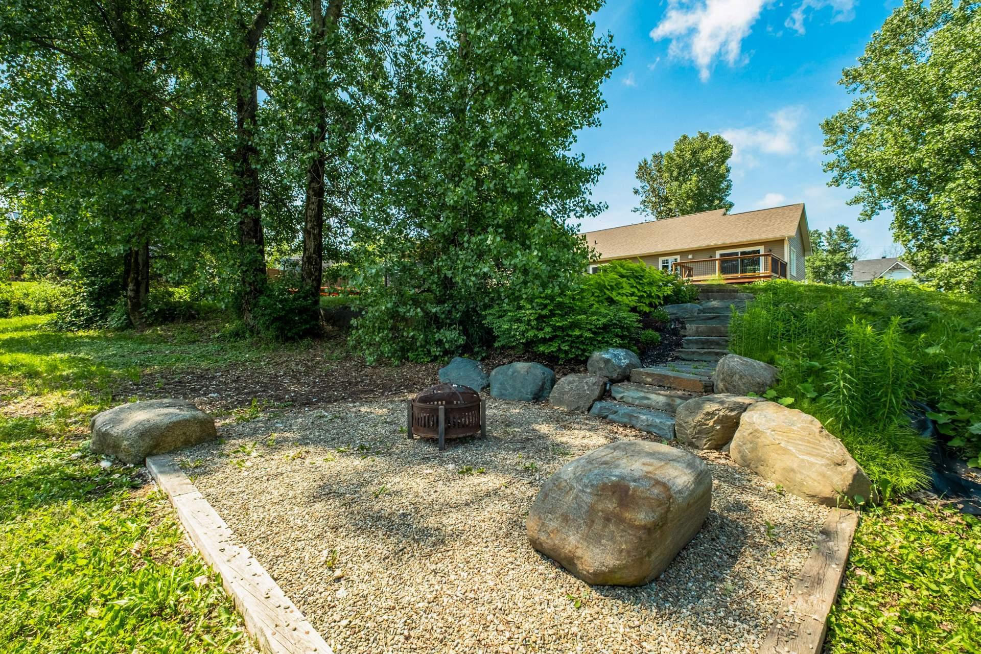 









10


Rue de la Vallée

,
Waterloo,




QC
J0E2N0

