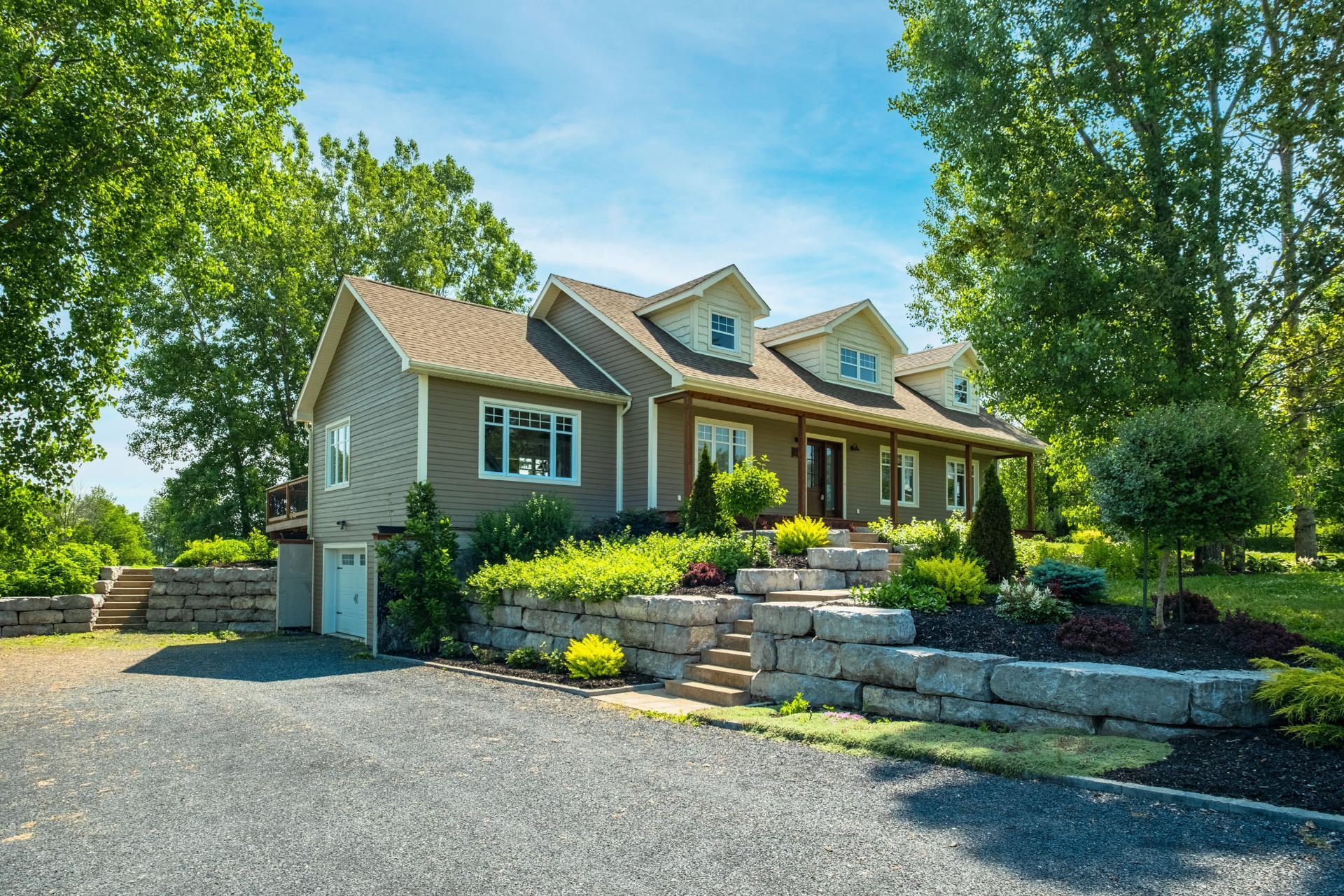 









10


Rue de la Vallée

,
Waterloo,




QC
J0E2N0

