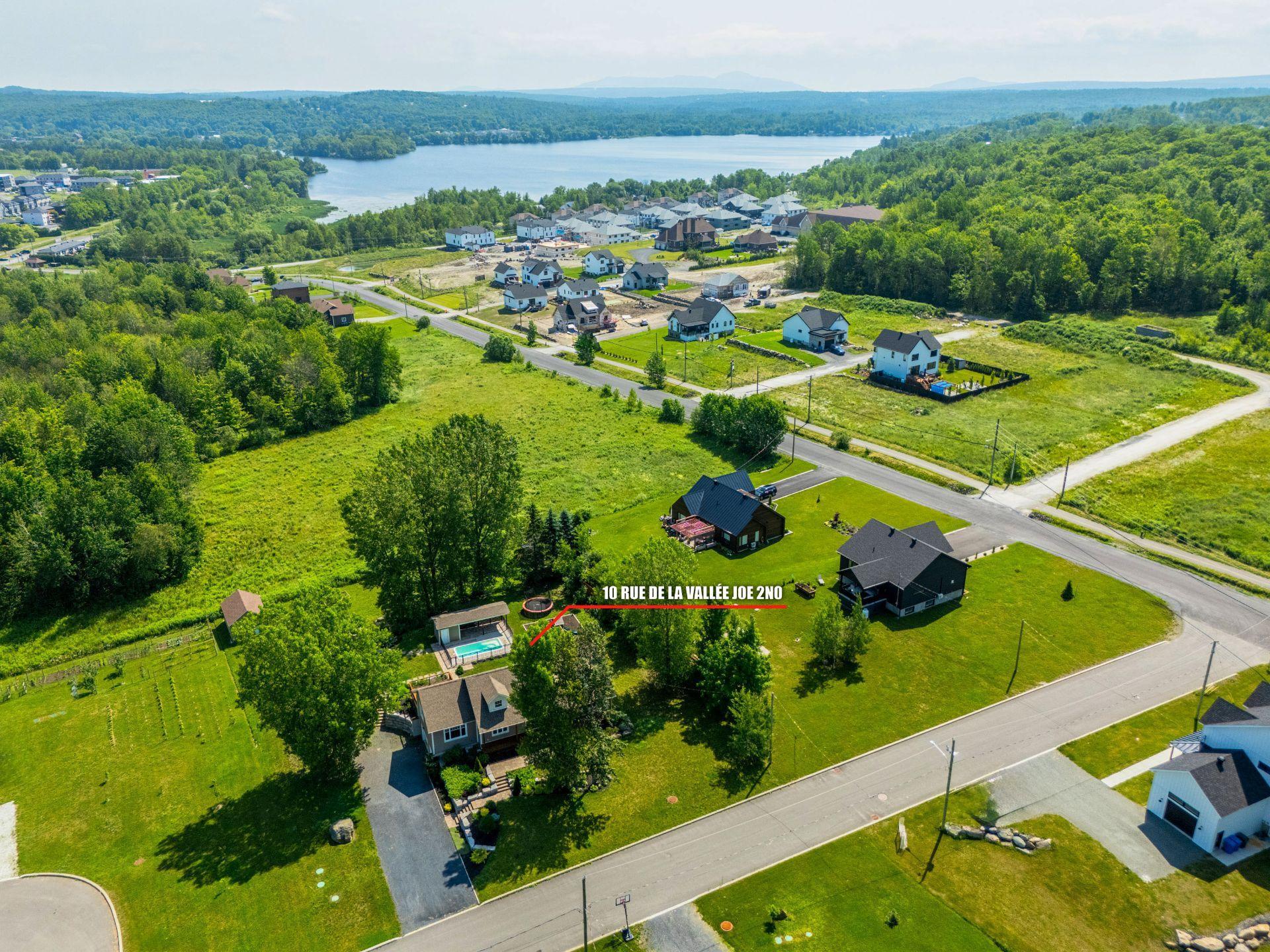 









10


Rue de la Vallée

,
Waterloo,




QC
J0E2N0

