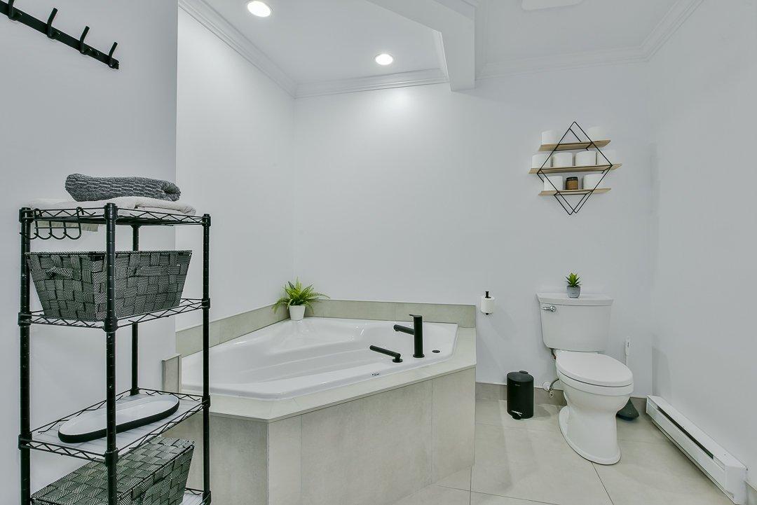 









560


Rue Notre-Dame

, 1,
La Prairie,




QC
J5R6A2

