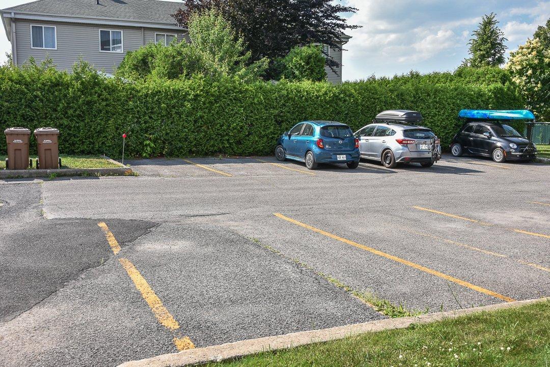 









560


Rue Notre-Dame

, 1,
La Prairie,




QC
J5R6A2

