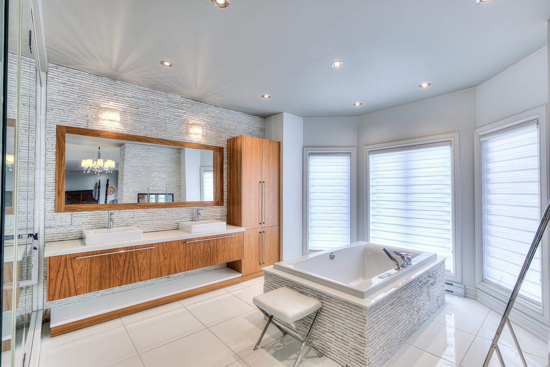 









3770


Rue de Louviers

,
Brossard,




QC
J4H3J4

