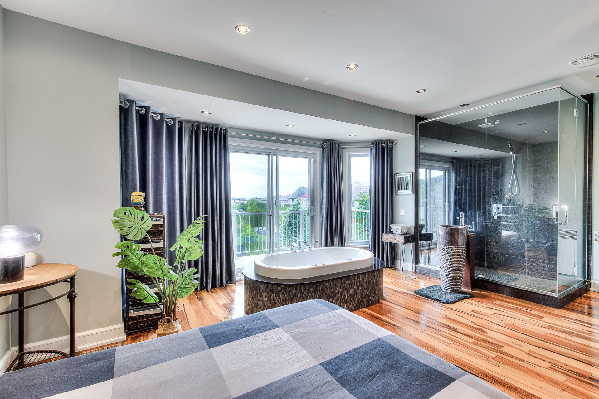 









3770


Rue de Louviers

,
Brossard,




QC
J4H3J4

