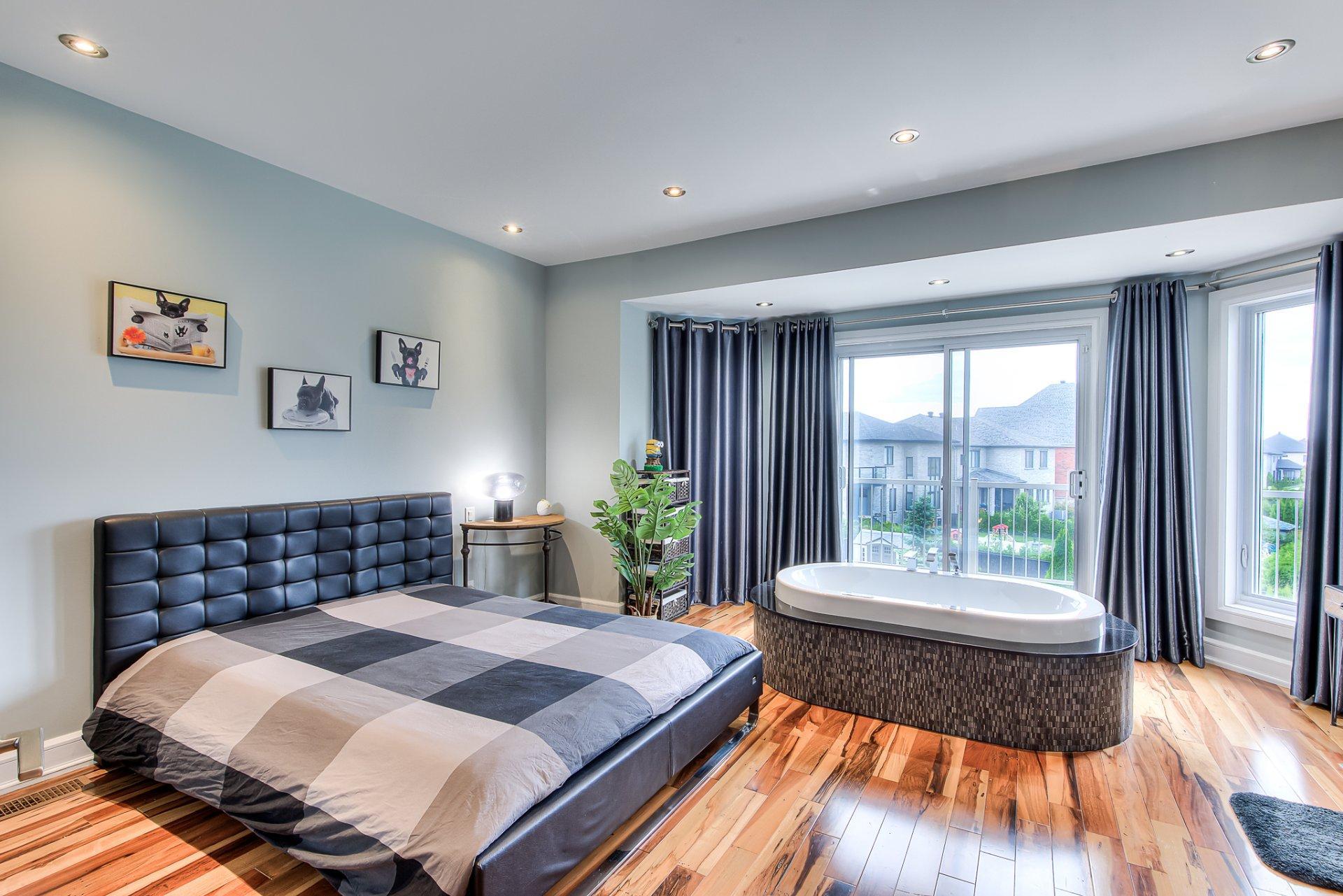 









3770


Rue de Louviers

,
Brossard,




QC
J4H3J4

