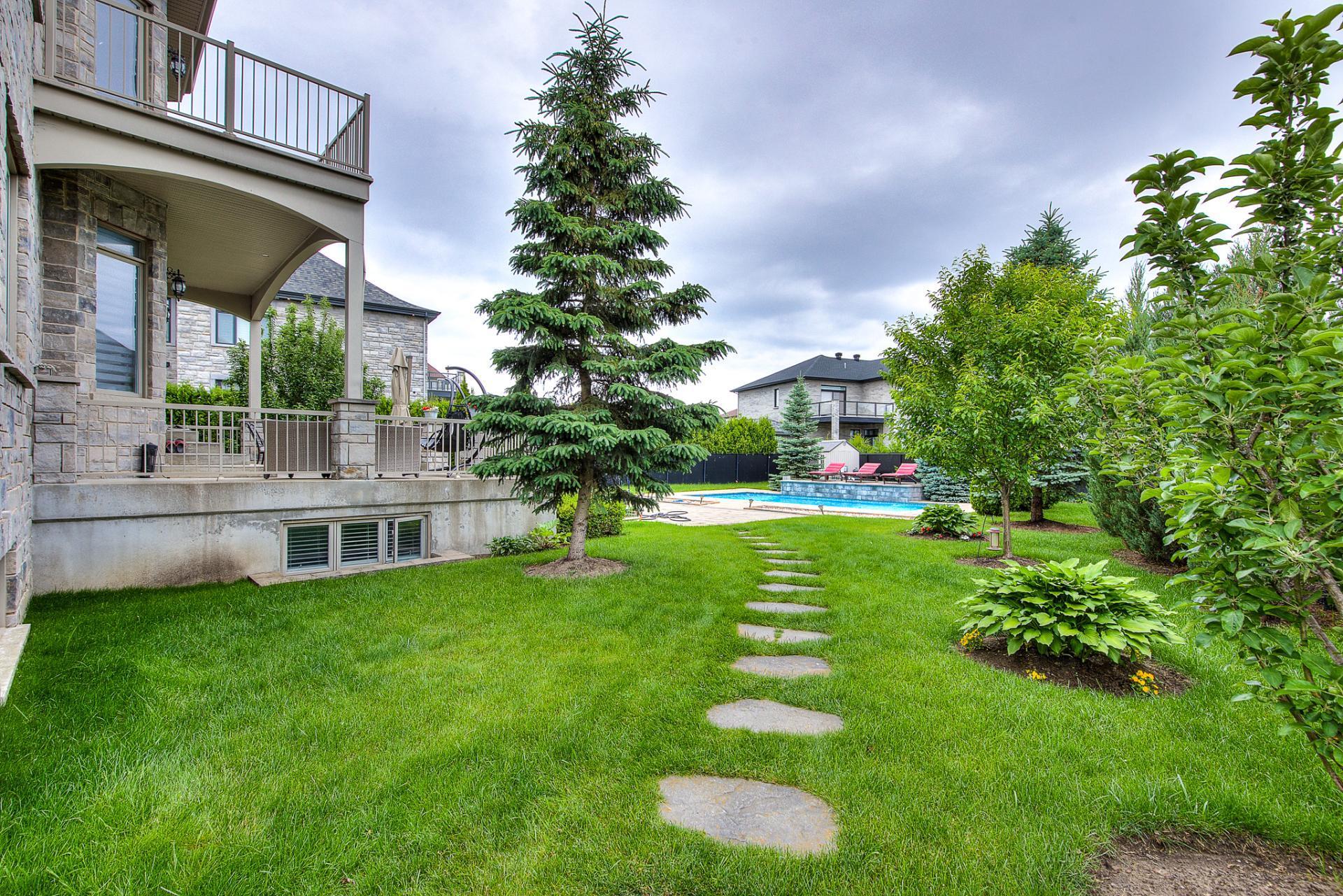 









3770


Rue de Louviers

,
Brossard,




QC
J4H3J4

