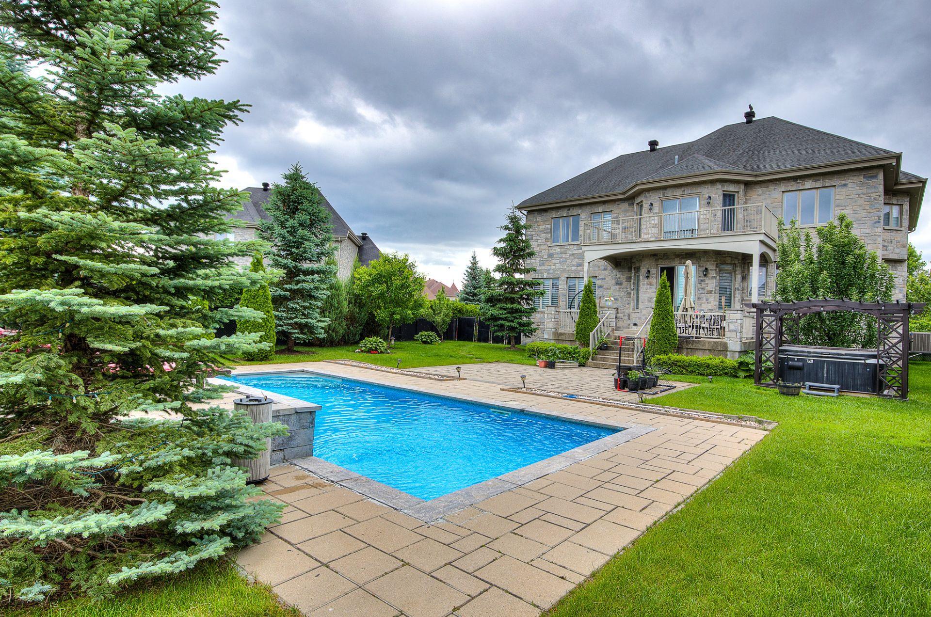 









3770


Rue de Louviers

,
Brossard,




QC
J4H3J4

