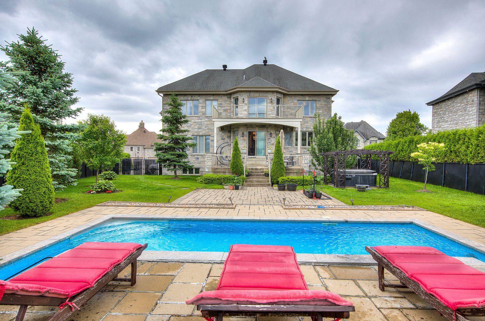 









3770


Rue de Louviers

,
Brossard,




QC
J4H3J4

