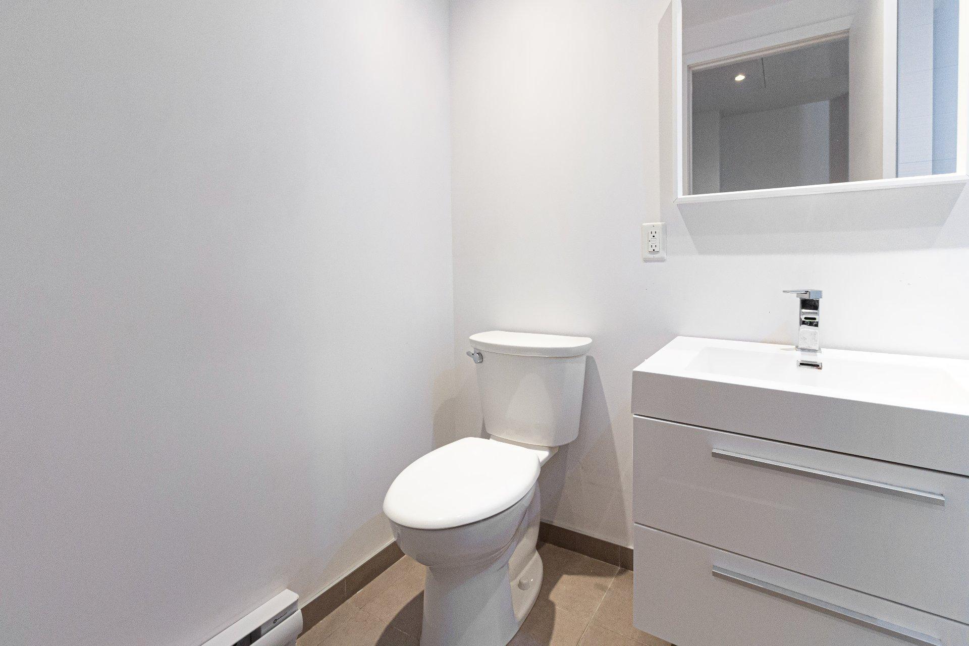 









3300


Av. Troie

, 205,
Montréal (Côte-des-Neiges/Notre-Dame-de-Grâce),




QC
H3V1A9

