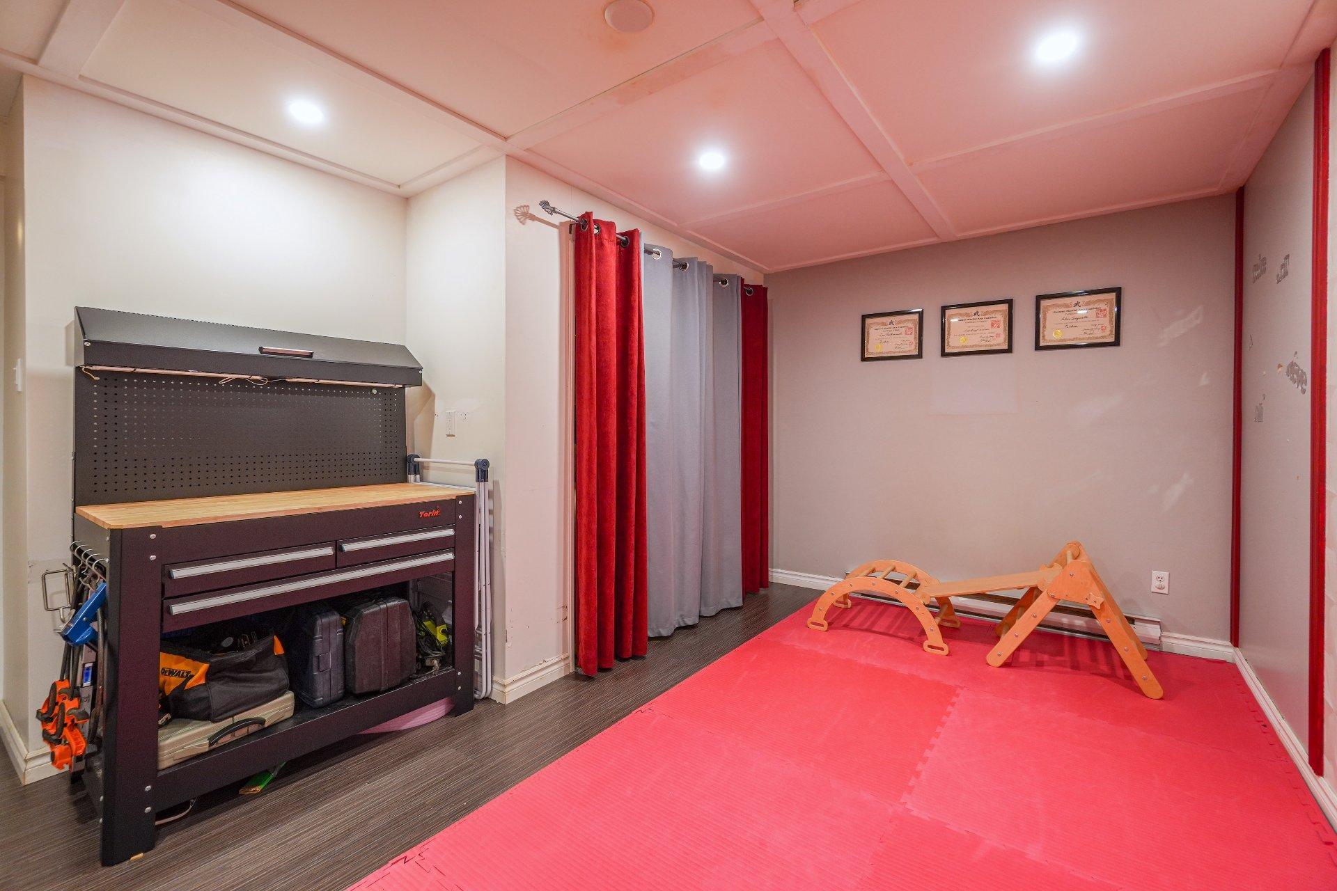 









1206


Rue Zétes

,
Sherbrooke (Brompton/Rock Forest/Saint-Élie/Deauville),




QC
J1R0K3


