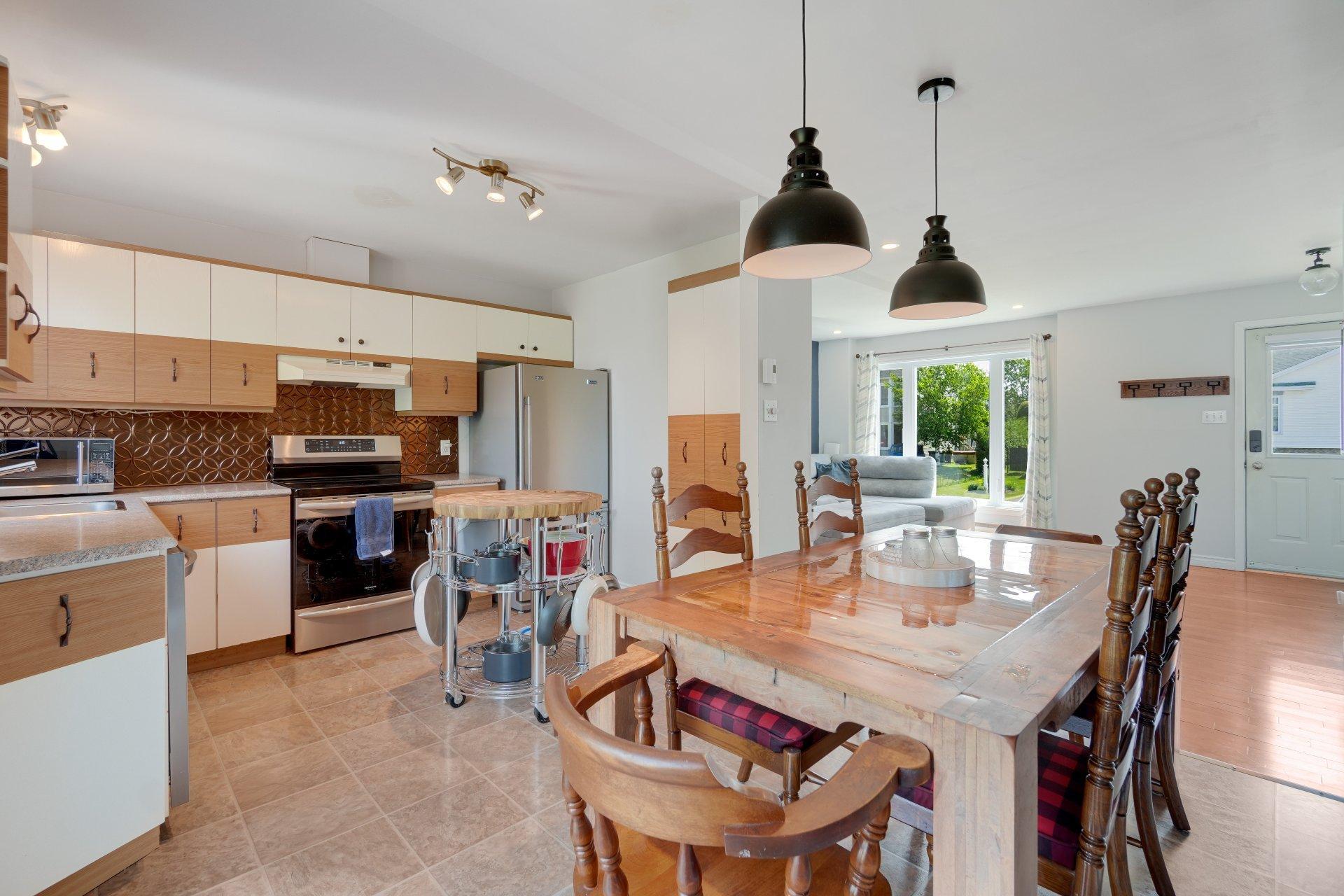









1206


Rue Zétes

,
Sherbrooke (Brompton/Rock Forest/Saint-Élie/Deauville),




QC
J1R0K3

