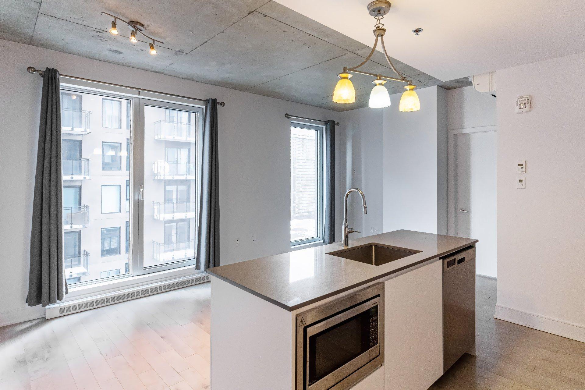 









2320


Rue Tupper

, 2005,
Montréal (Ville-Marie),




QC
H3H0B8

