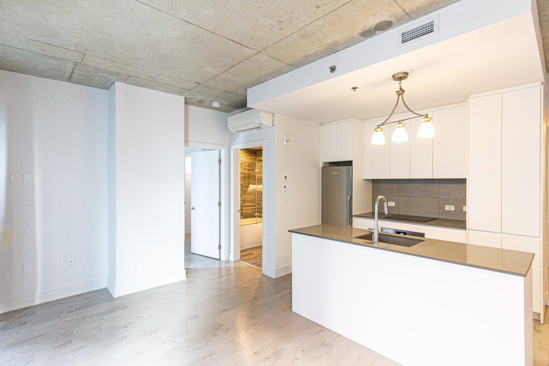 









2320


Rue Tupper

, 2005,
Montréal (Ville-Marie),




QC
H3H0B8

