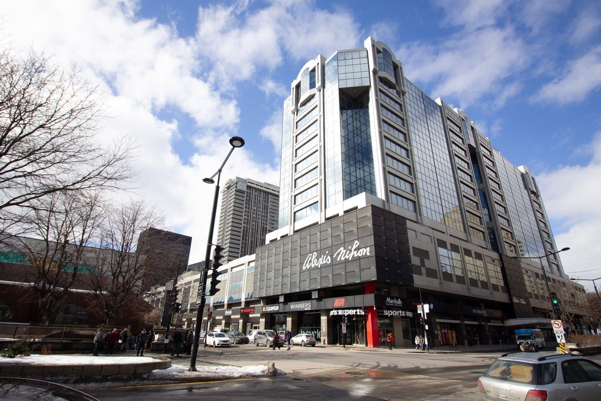 









2320


Rue Tupper

, 2005,
Montréal (Ville-Marie),




QC
H3H0B8

