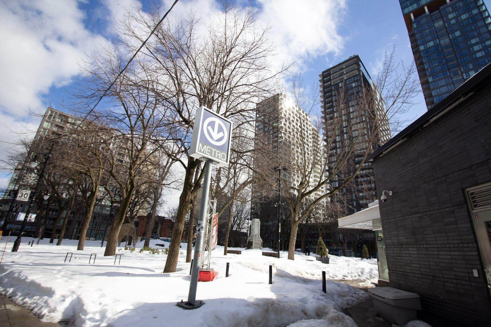 









2320


Rue Tupper

, 2005,
Montréal (Ville-Marie),




QC
H3H0B8

