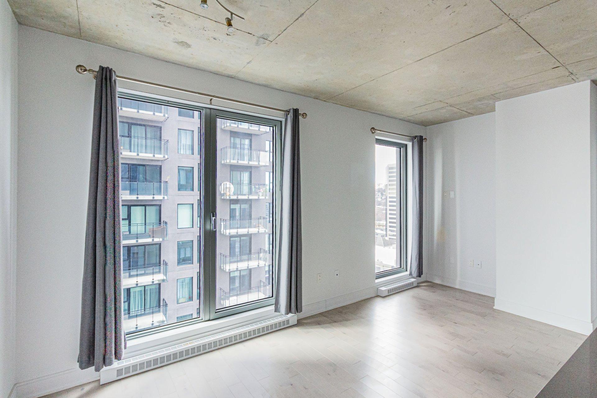 









2320


Rue Tupper

, 2005,
Montréal (Ville-Marie),




QC
H3H0B8

