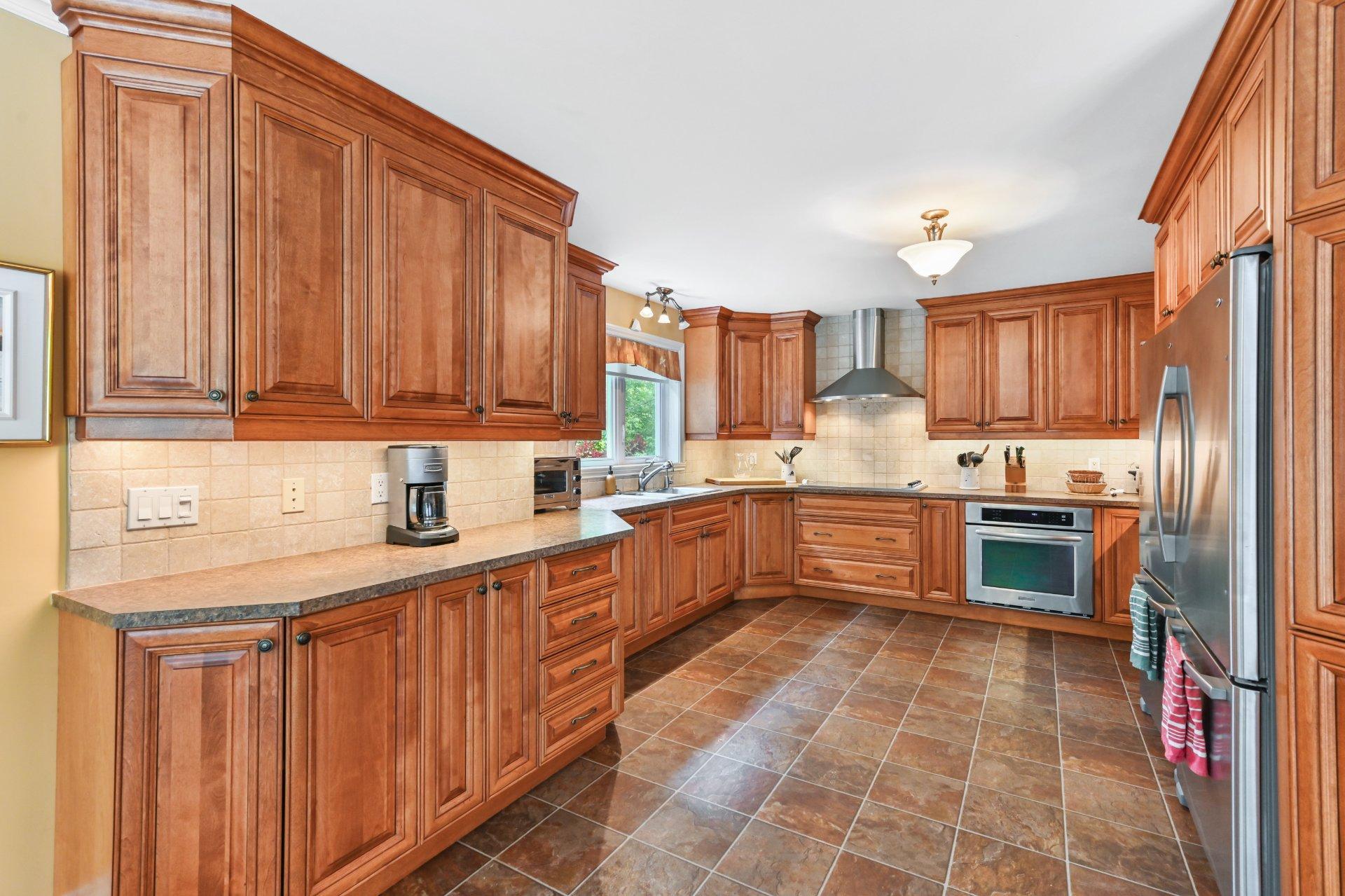 









206


Rue de la Canadienne

,
Saint-Jean-sur-Richelieu,




QC
J2Y1B2

