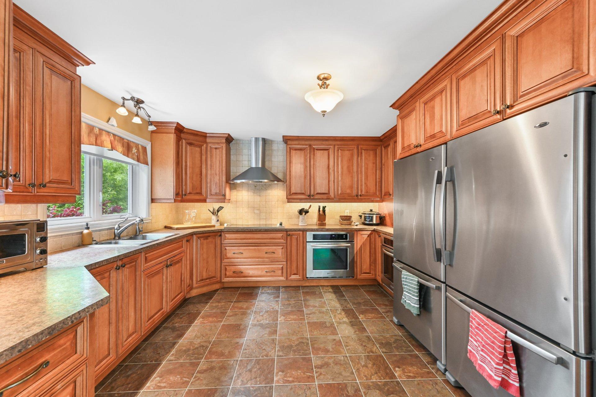 









206


Rue de la Canadienne

,
Saint-Jean-sur-Richelieu,




QC
J2Y1B2

