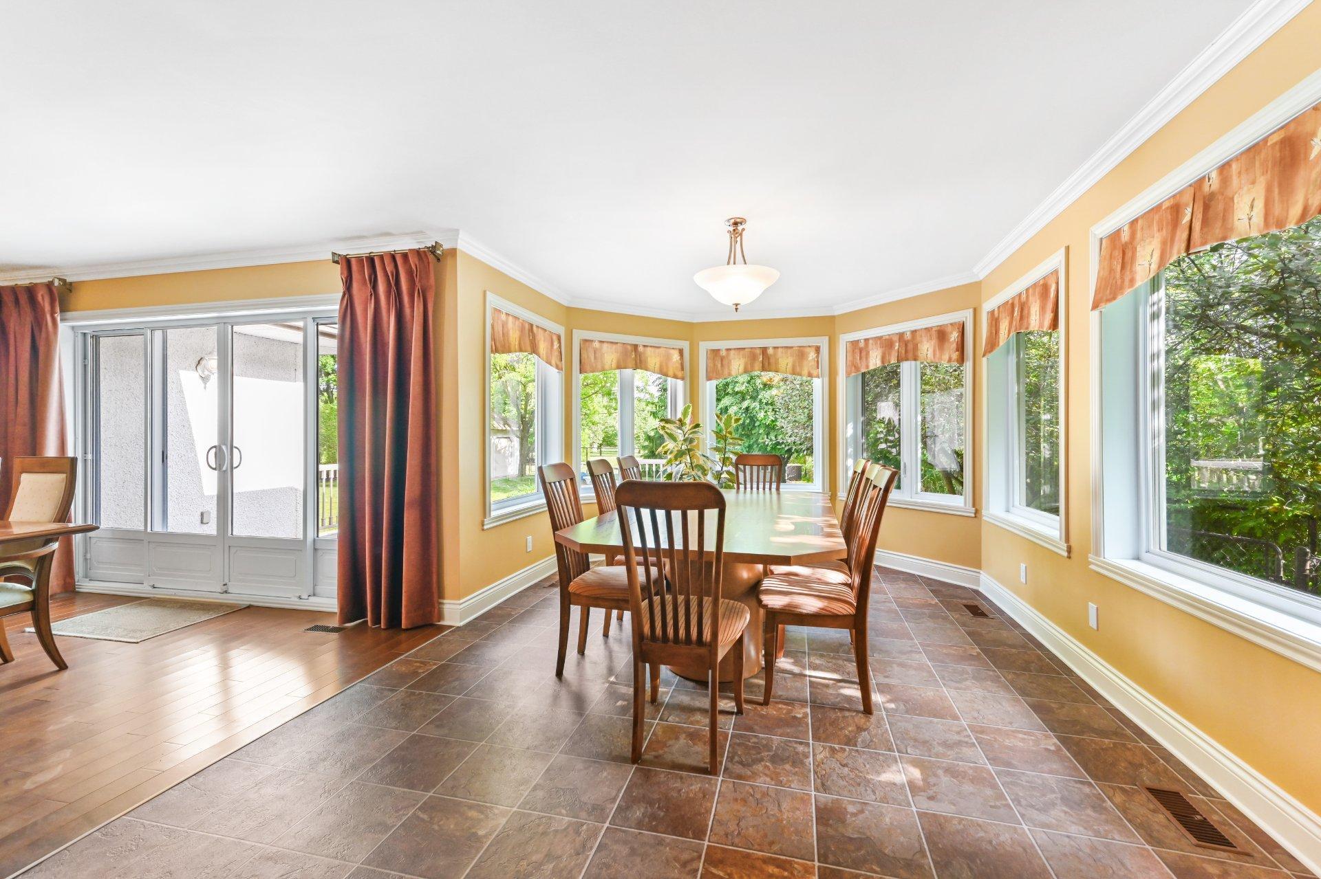 









206


Rue de la Canadienne

,
Saint-Jean-sur-Richelieu,




QC
J2Y1B2

