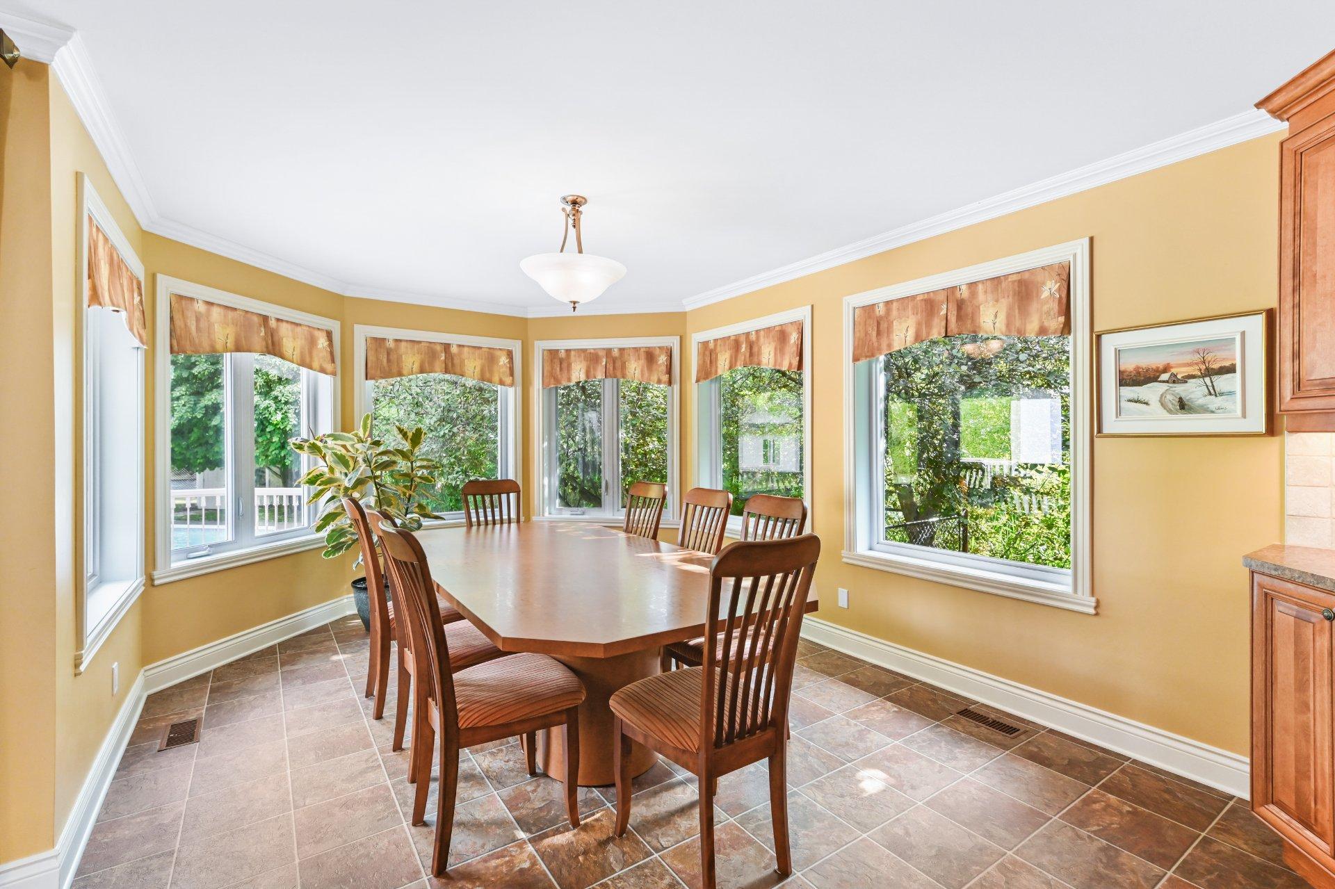 









206


Rue de la Canadienne

,
Saint-Jean-sur-Richelieu,




QC
J2Y1B2

