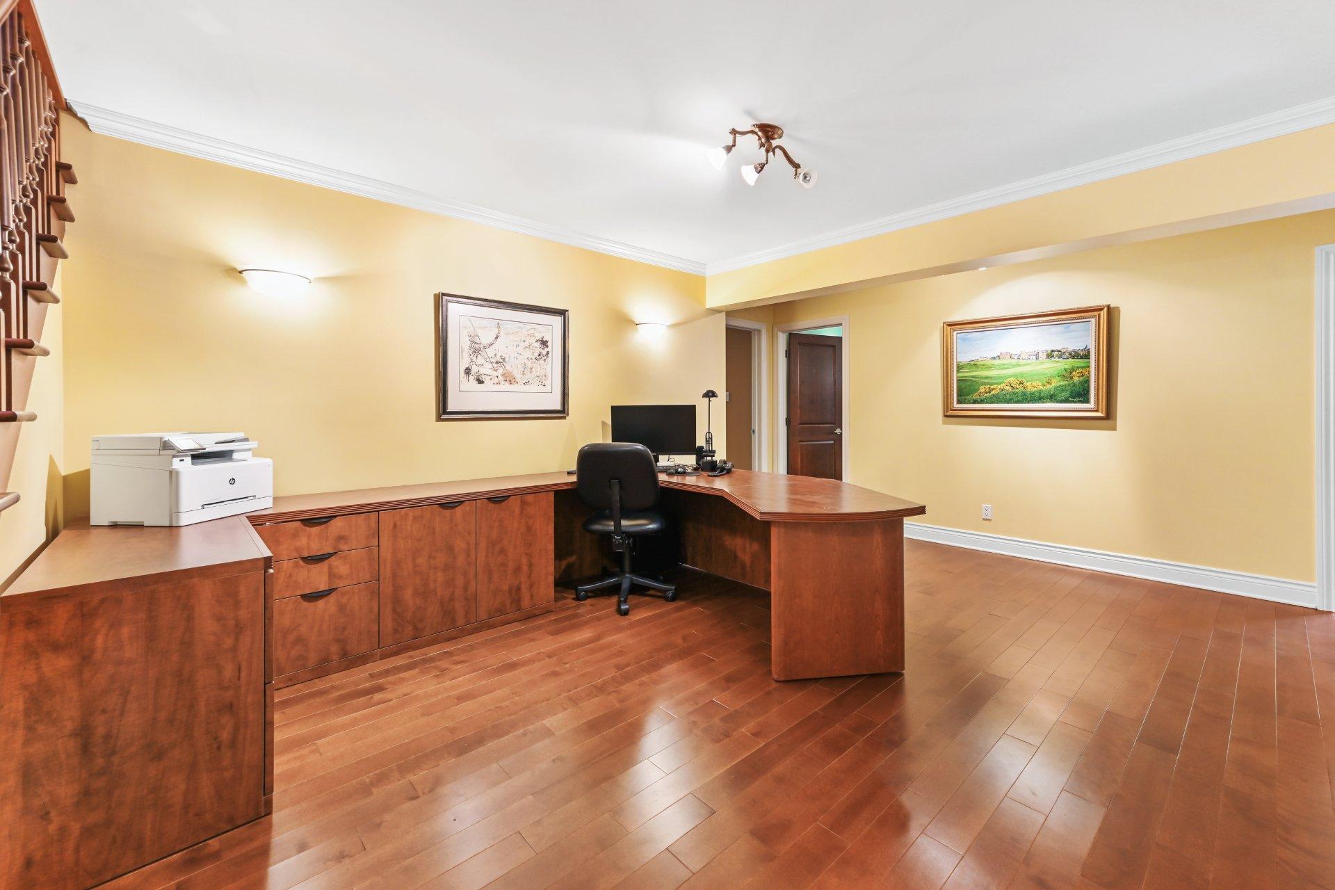 









206


Rue de la Canadienne

,
Saint-Jean-sur-Richelieu,




QC
J2Y1B2

